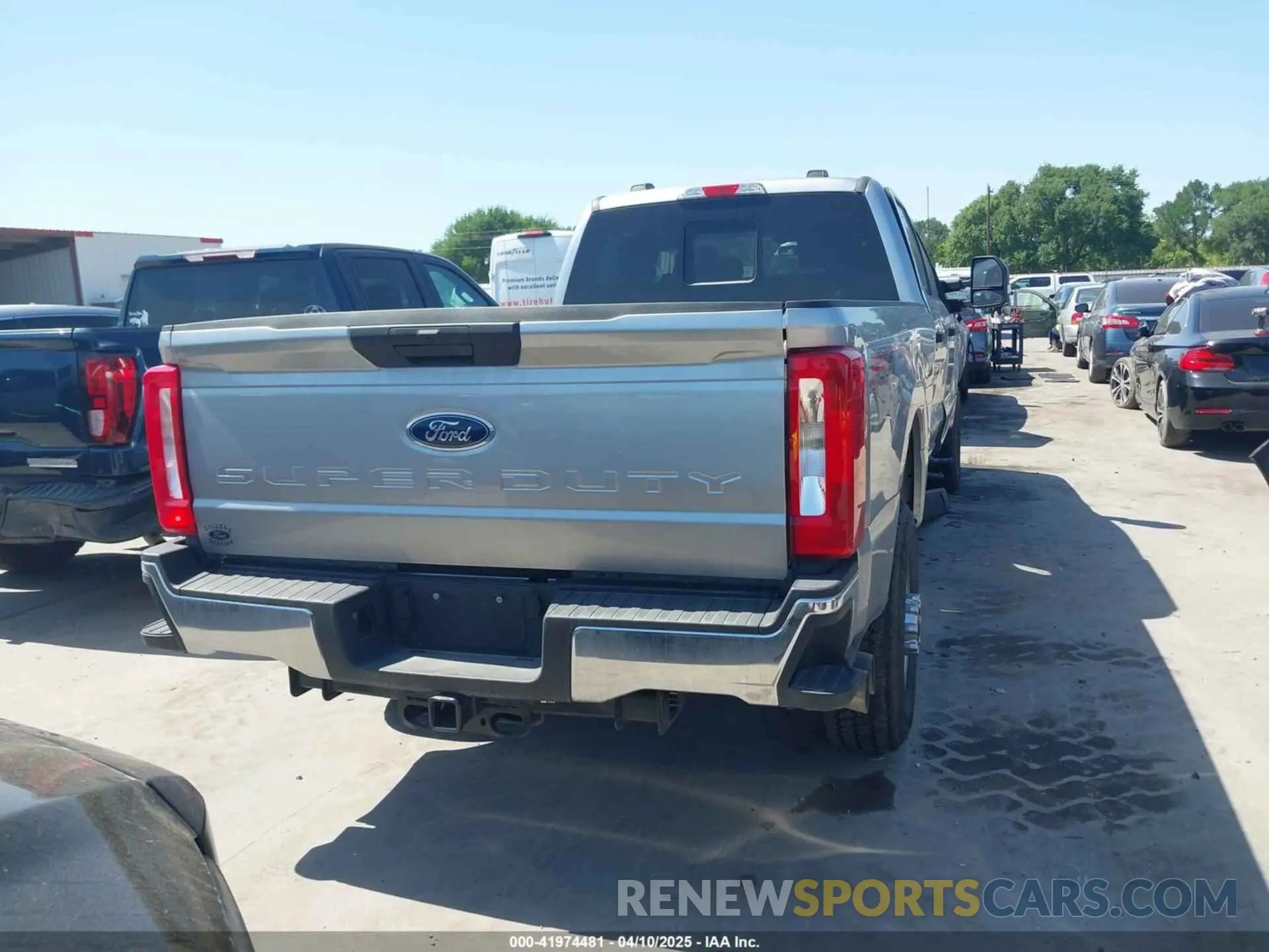 14 fotografías del automóvil dañado 1FT8W3BT9REG00106 FORD F-350 2024