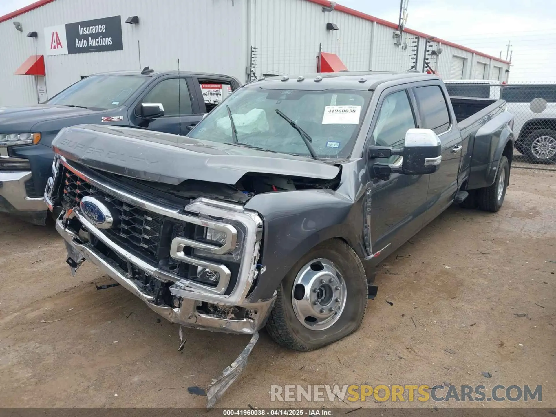 2 fotografías del automóvil dañado 1FT8W3DM7RED99523 FORD F-350 2024