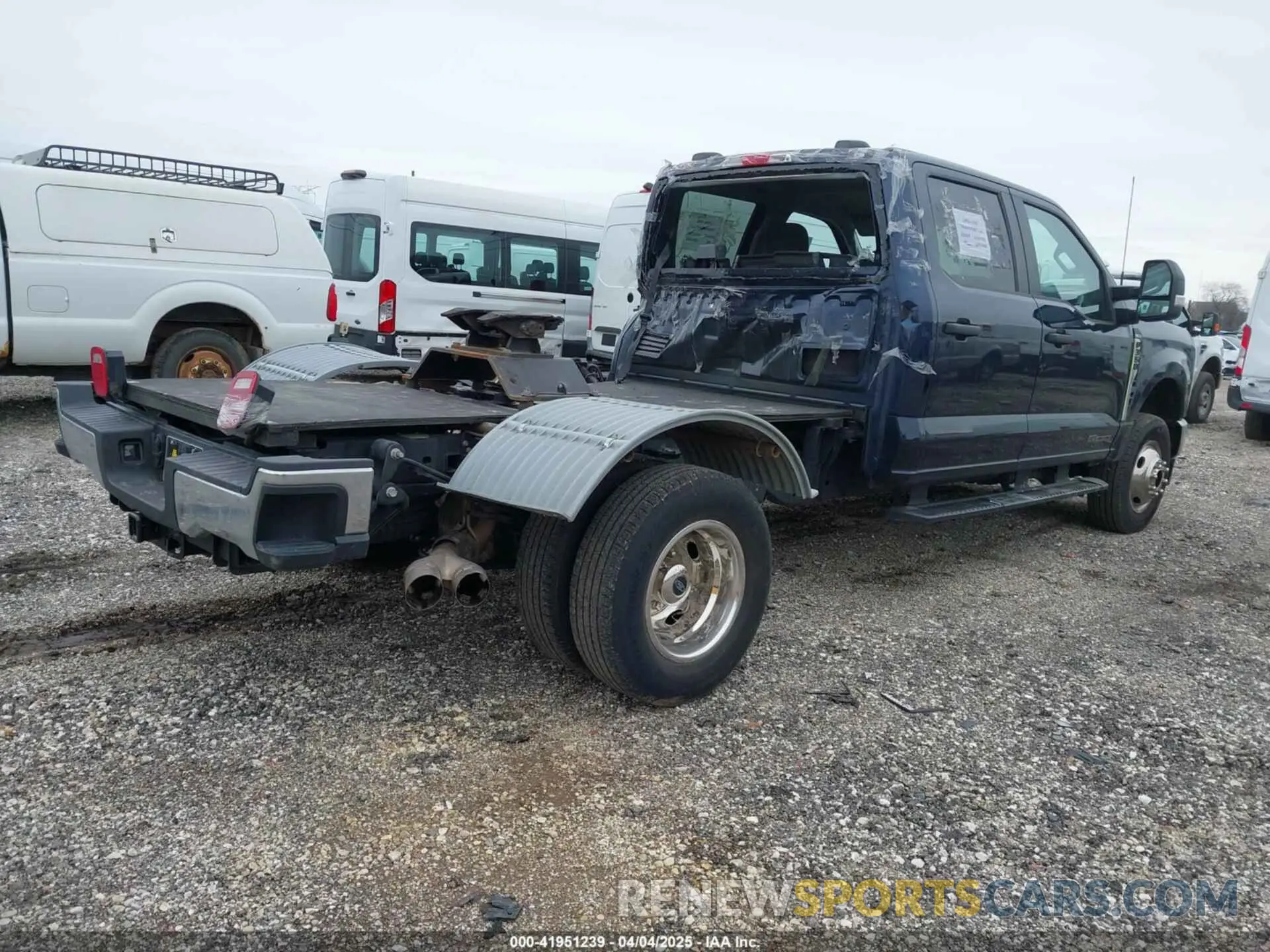 4 fotografías del automóvil dañado 1FT8W3DT0RED74261 FORD F-350 2024