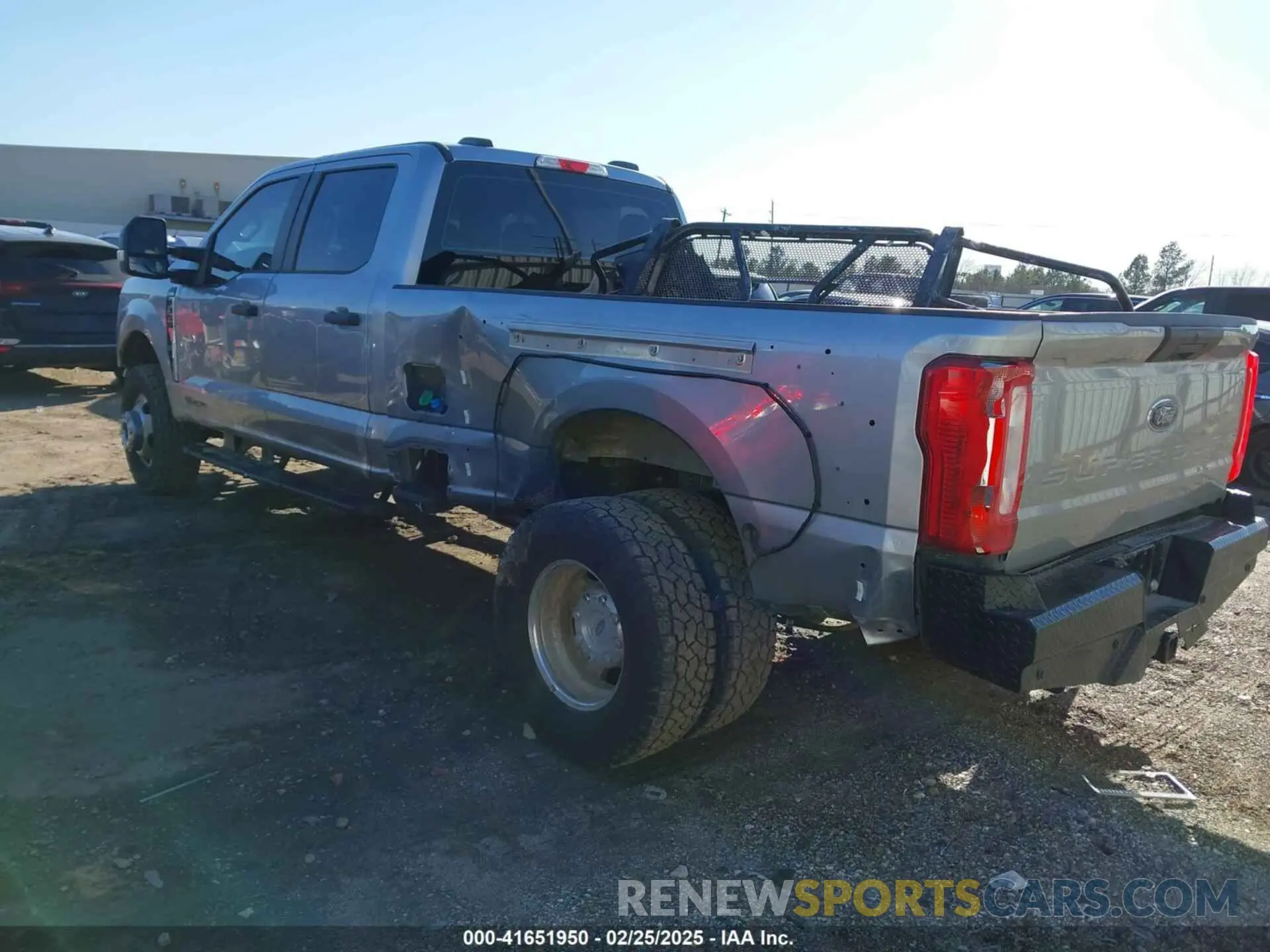 3 fotografías del automóvil dañado 1FT8W3DT2REE90383 FORD F-350 2024