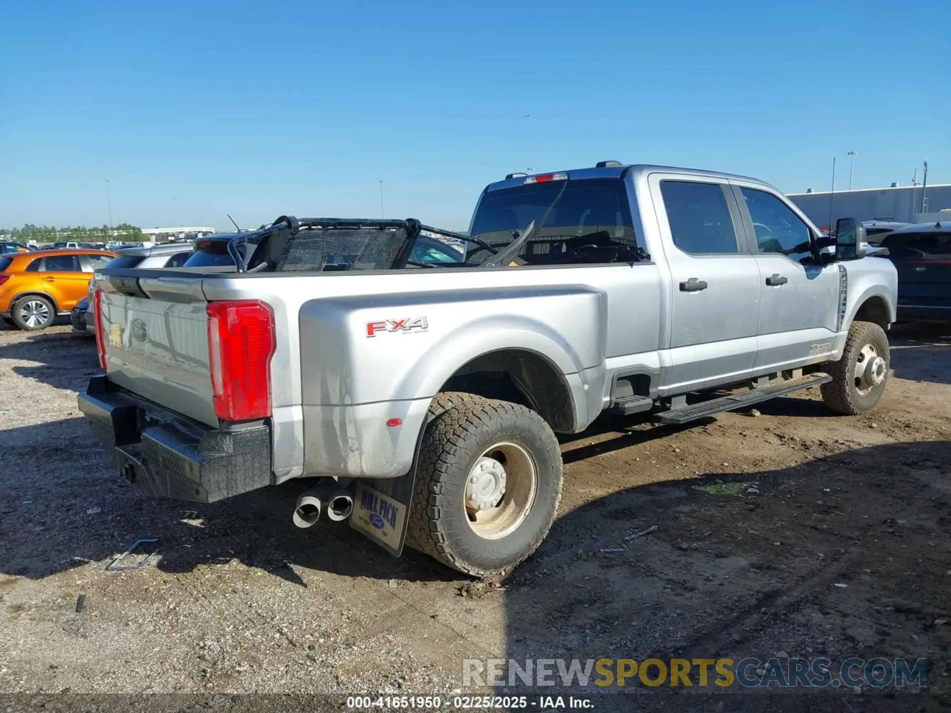 4 fotografías del automóvil dañado 1FT8W3DT2REE90383 FORD F-350 2024