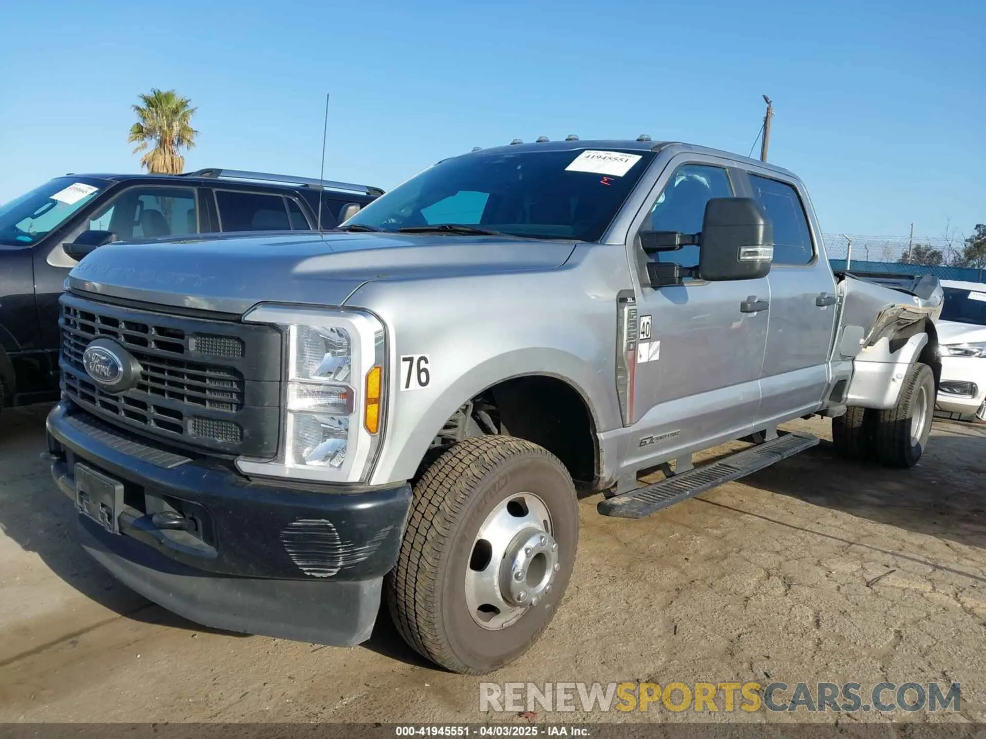 2 fotografías del automóvil dañado 1FT8W3DT3REE05440 FORD F-350 2024