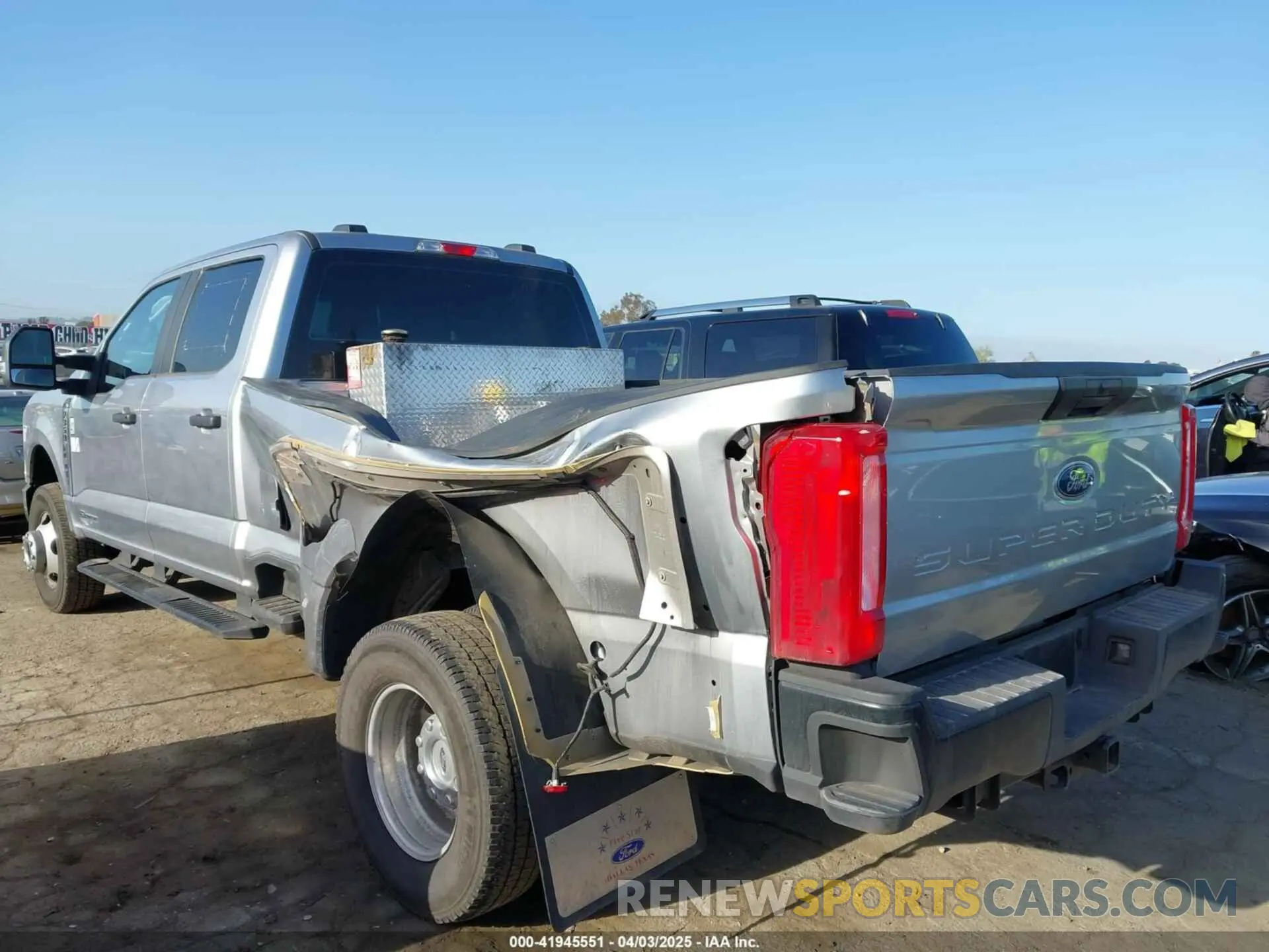 3 fotografías del automóvil dañado 1FT8W3DT3REE05440 FORD F-350 2024