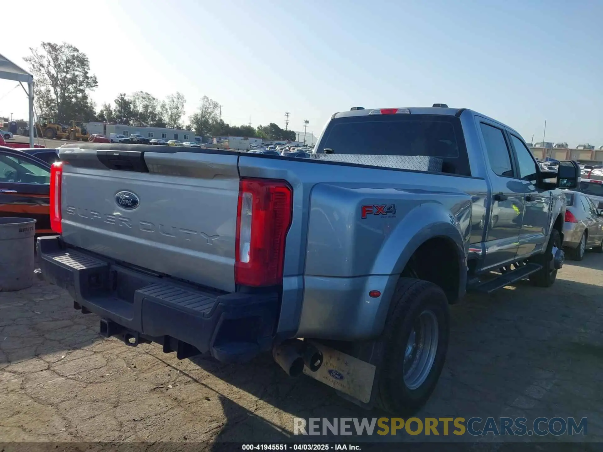 4 fotografías del automóvil dañado 1FT8W3DT3REE05440 FORD F-350 2024