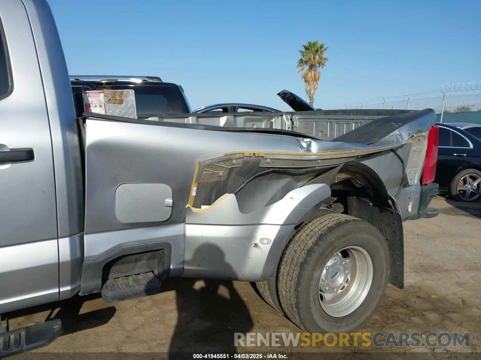 6 fotografías del automóvil dañado 1FT8W3DT3REE05440 FORD F-350 2024