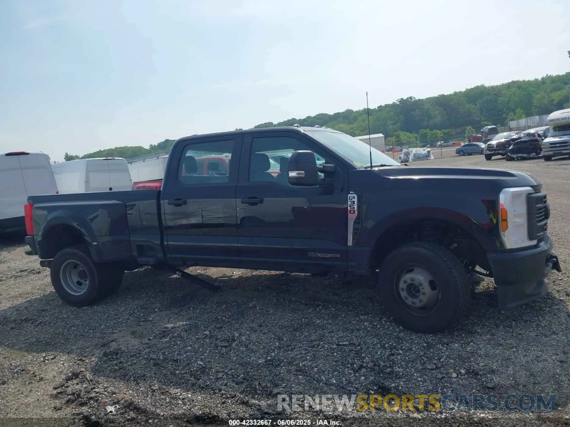 13 fotografías del automóvil dañado 1FT8W3DT8REF89533 FORD F-350 2024