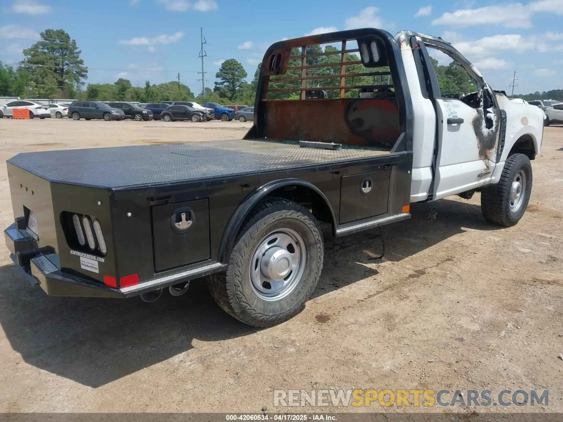 4 fotografías del automóvil dañado 1FTRF3BT7REF80541 FORD F-350 2024