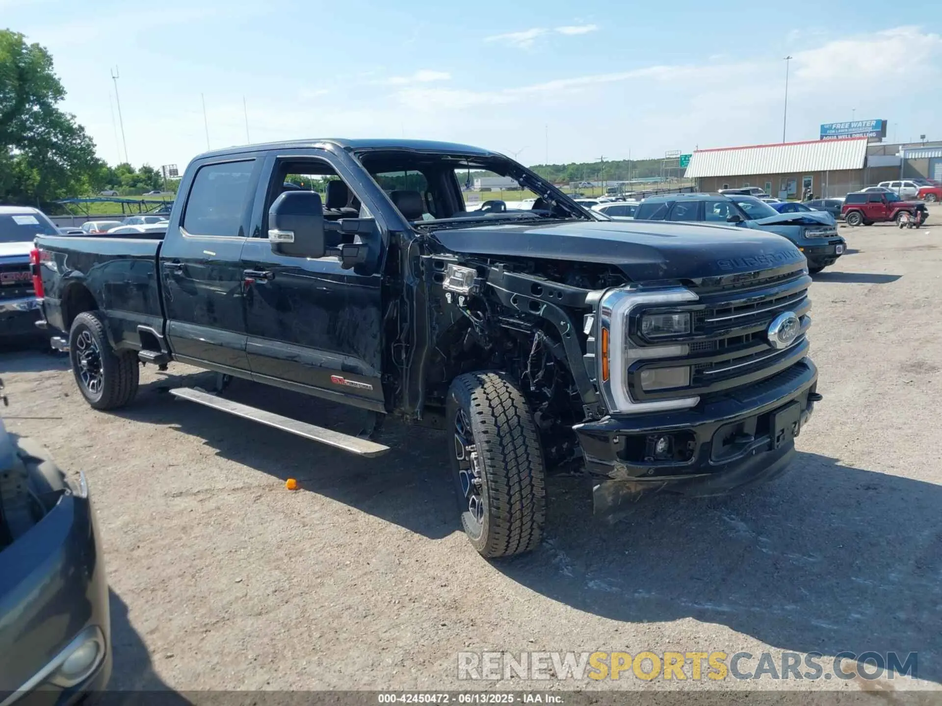 14 fotografías del automóvil dañado 1FT8W3BM0SEC55417 FORD F-350 2025