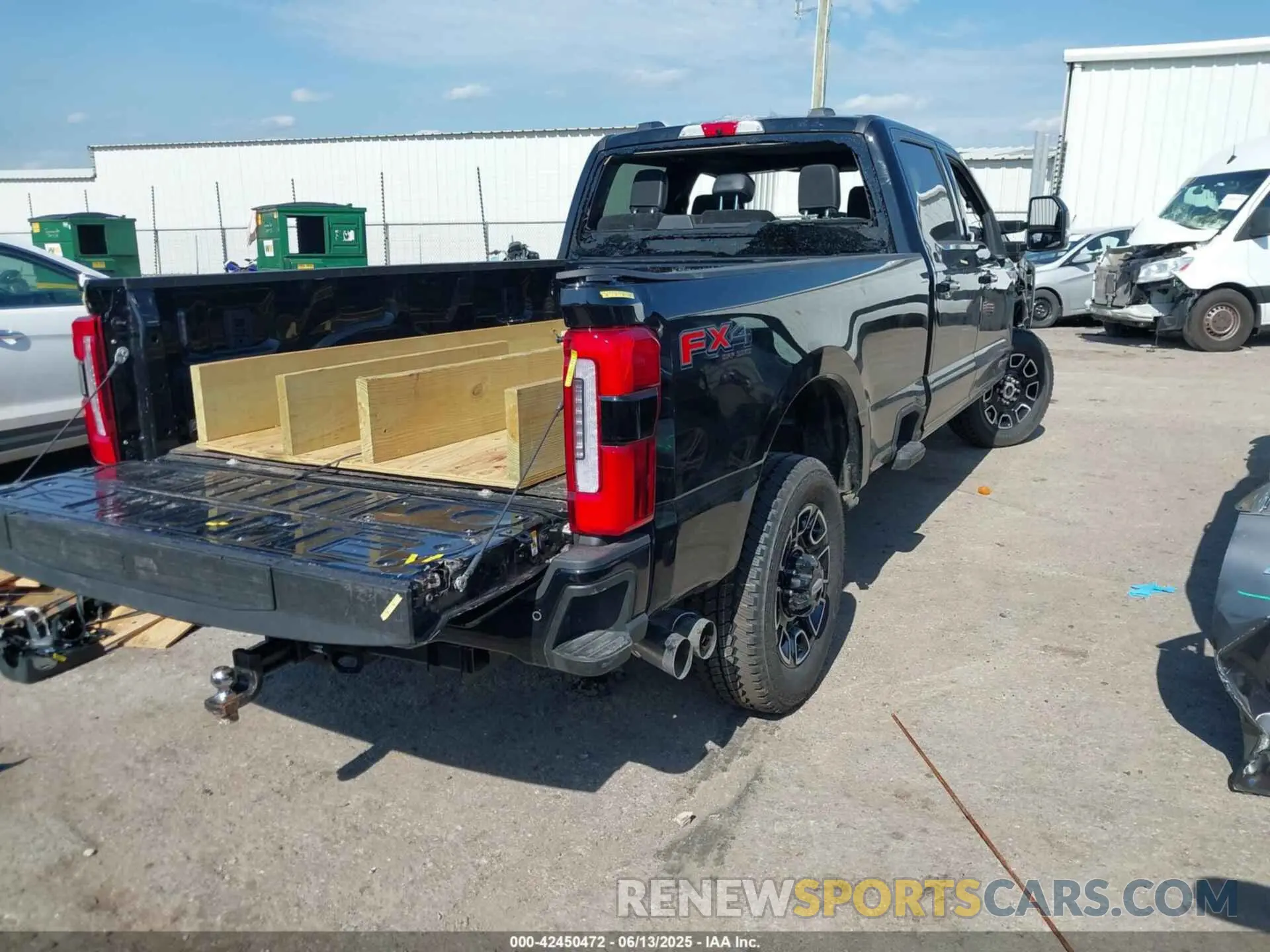 4 fotografías del automóvil dañado 1FT8W3BM0SEC55417 FORD F-350 2025