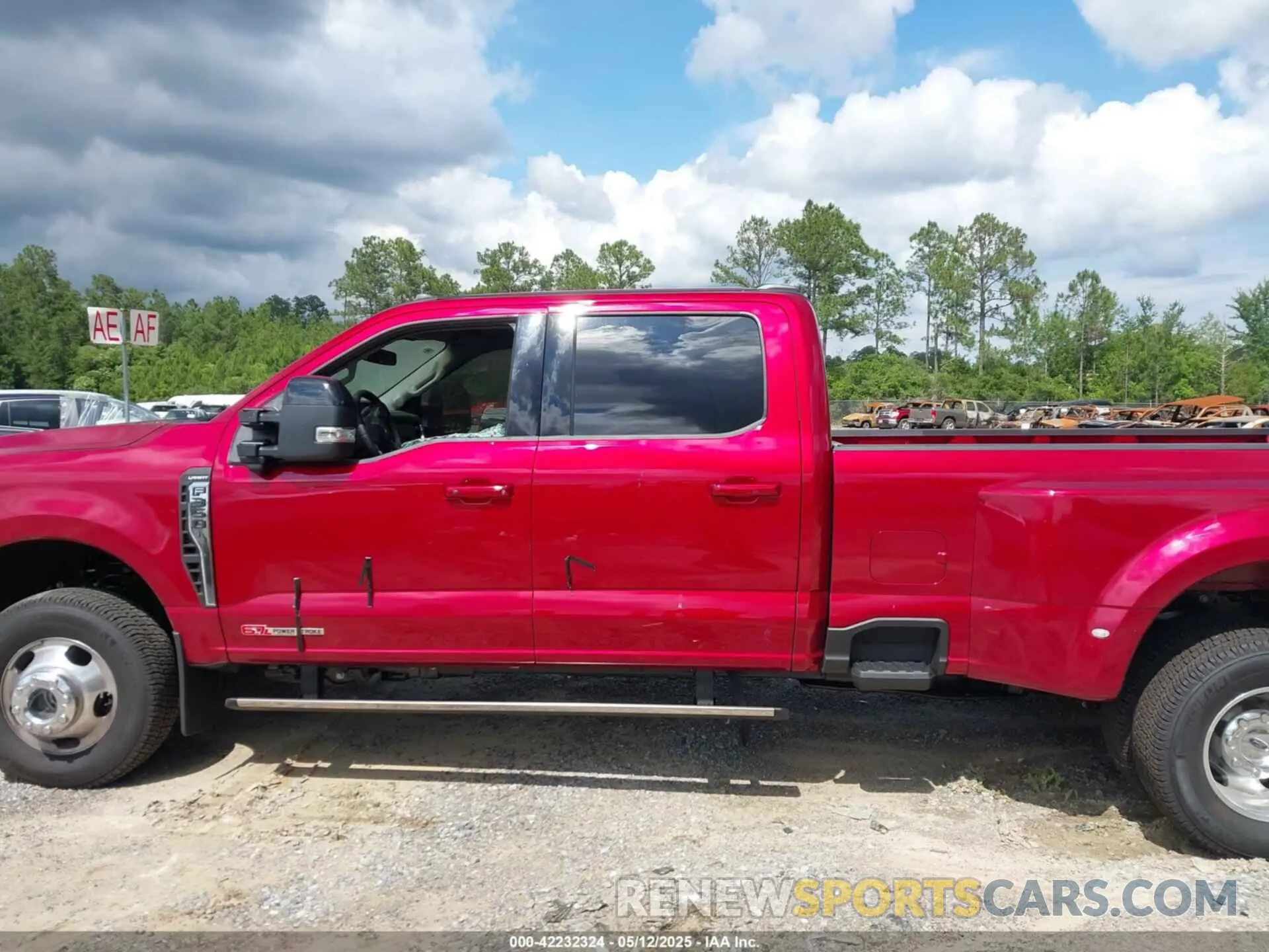 14 fotografías del automóvil dañado 1FT8W3DM8SEC21559 FORD F-350 2025