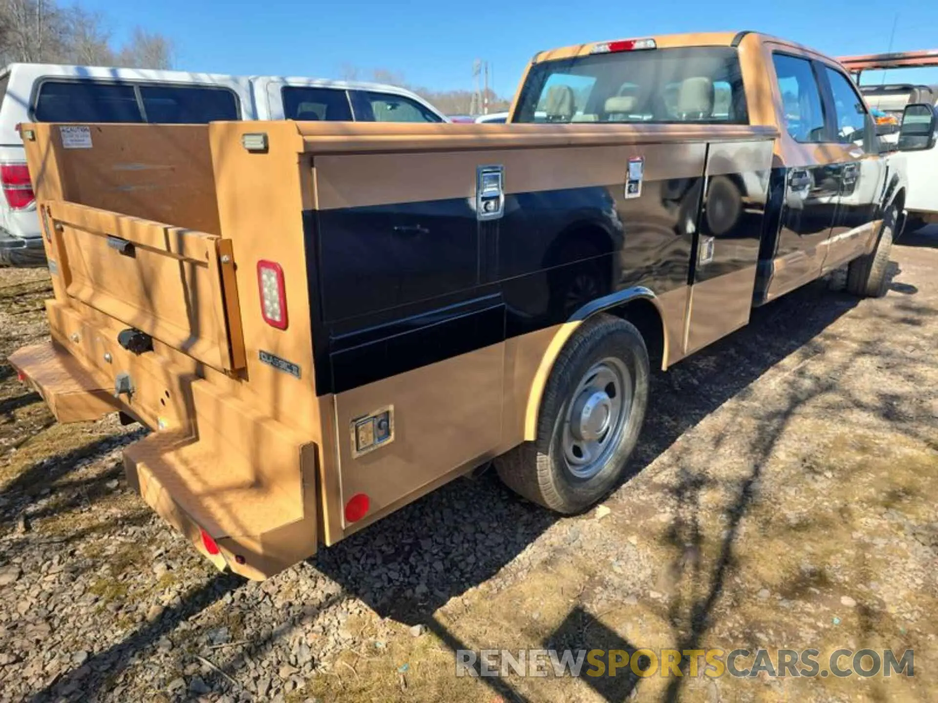 16 fotografías del automóvil dañado 1FD8W3E6XKEF05593 FORD F-350 CHASSIS 2019