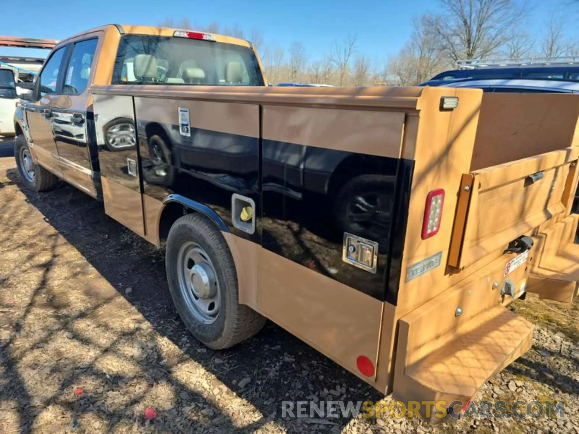 9 fotografías del automóvil dañado 1FD8W3E6XKEF05593 FORD F-350 CHASSIS 2019