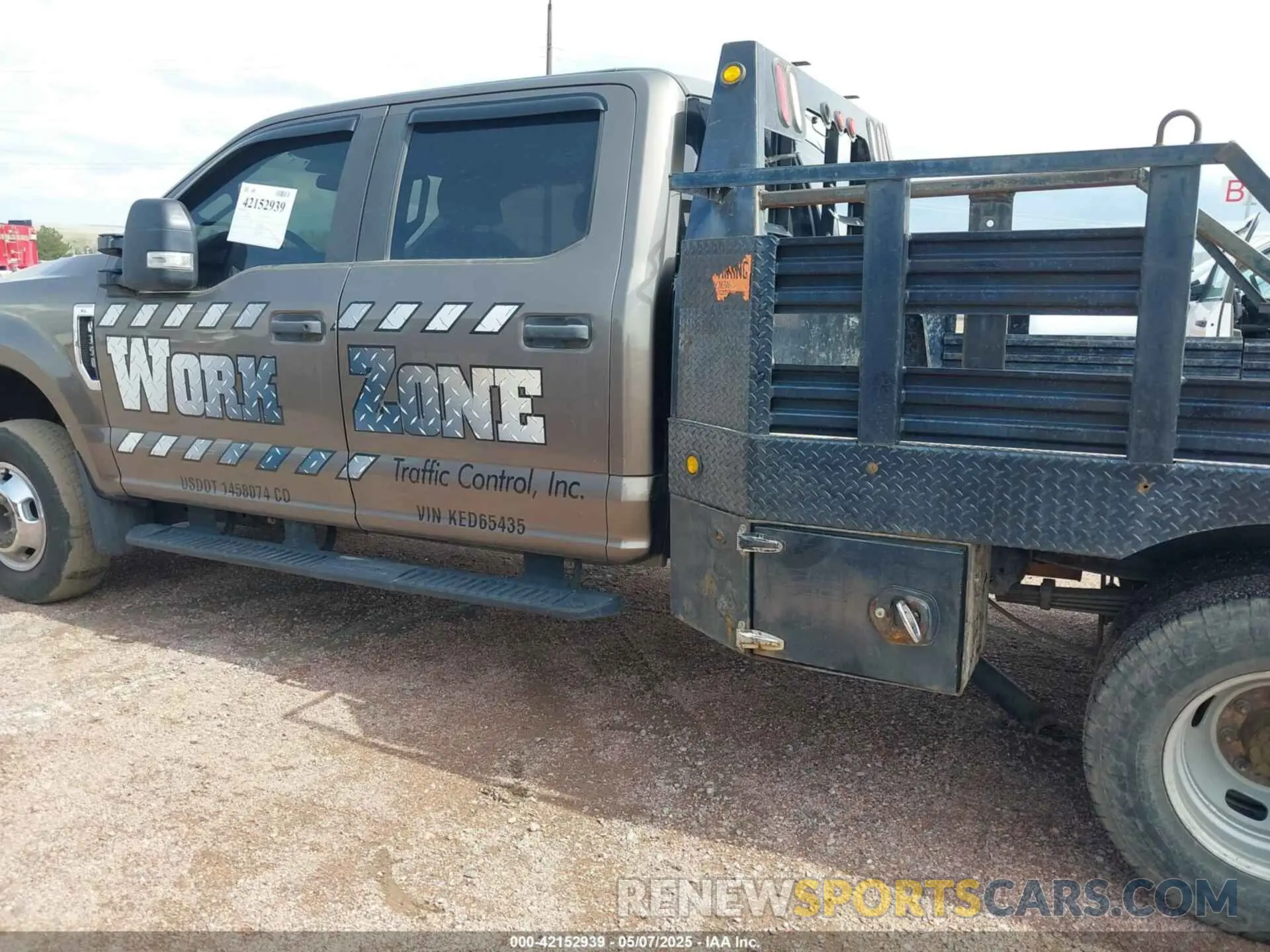 14 fotografías del automóvil dañado 1FD8W3H69KED65435 FORD F-350 CHASSIS 2019