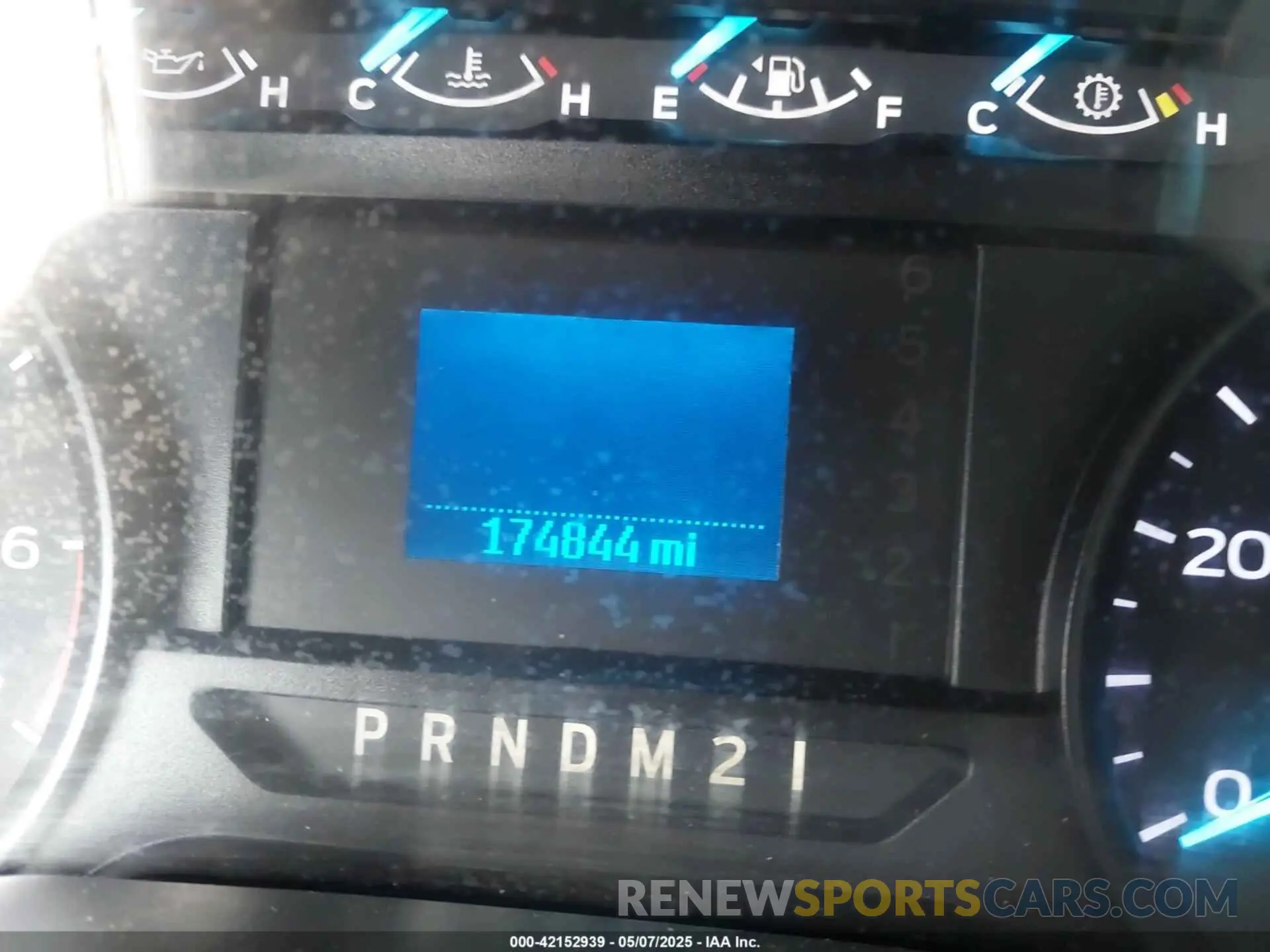 5 fotografías del automóvil dañado 1FD8W3H69KED65435 FORD F-350 CHASSIS 2019