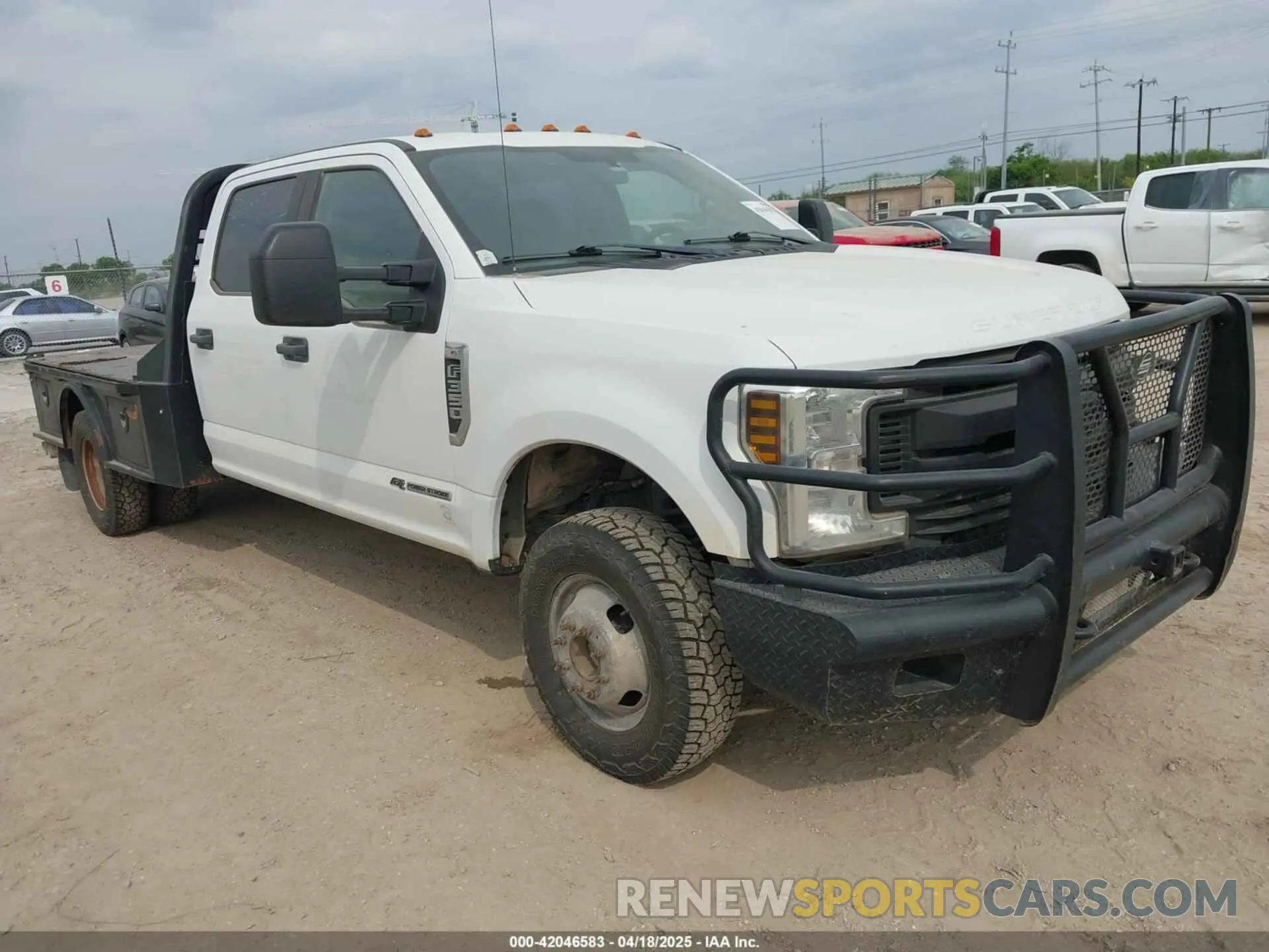 1 fotografías del automóvil dañado 1FD8W3HT4KEG56933 FORD F-350 CHASSIS 2019
