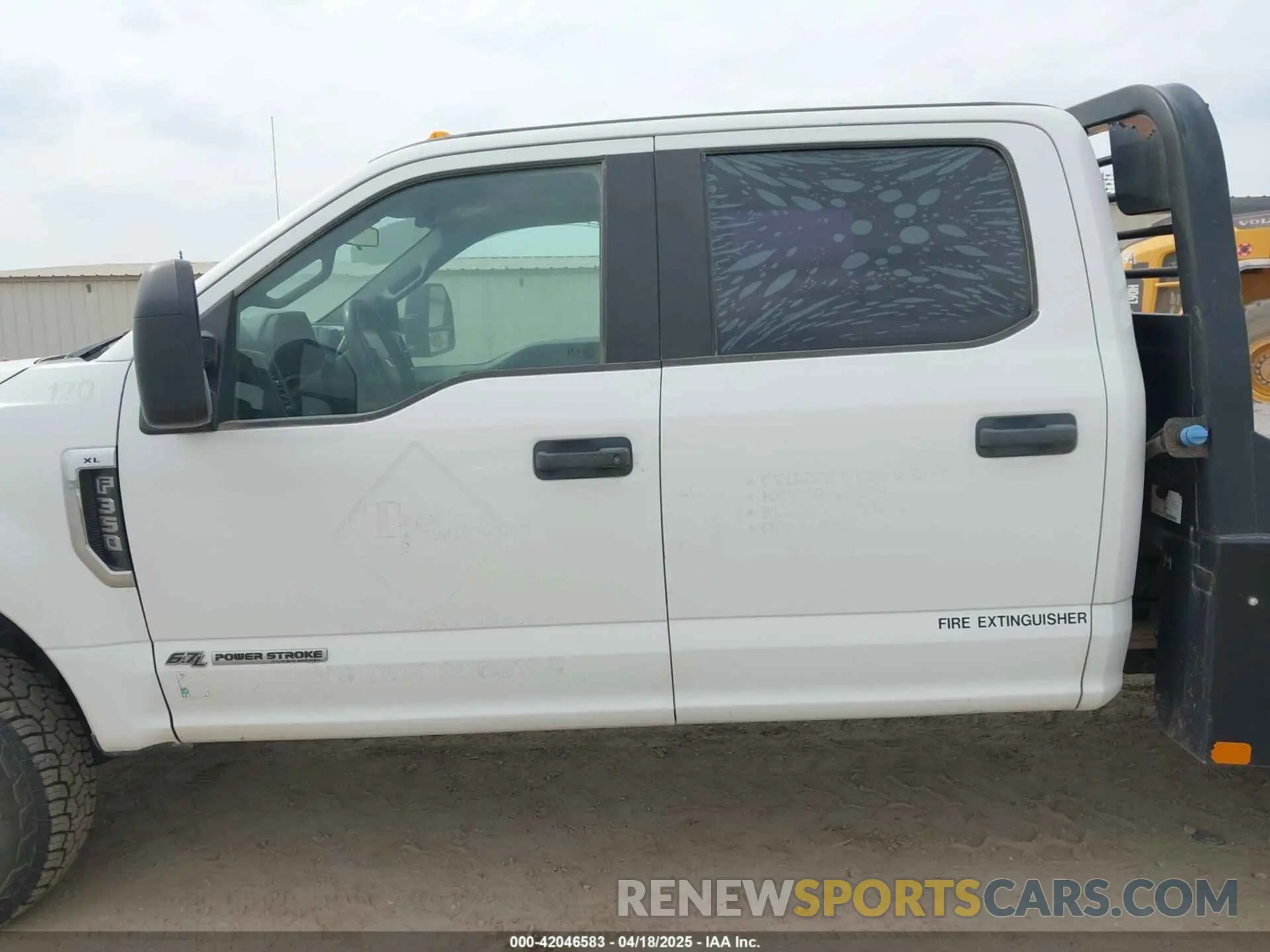 14 fotografías del automóvil dañado 1FD8W3HT4KEG56933 FORD F-350 CHASSIS 2019