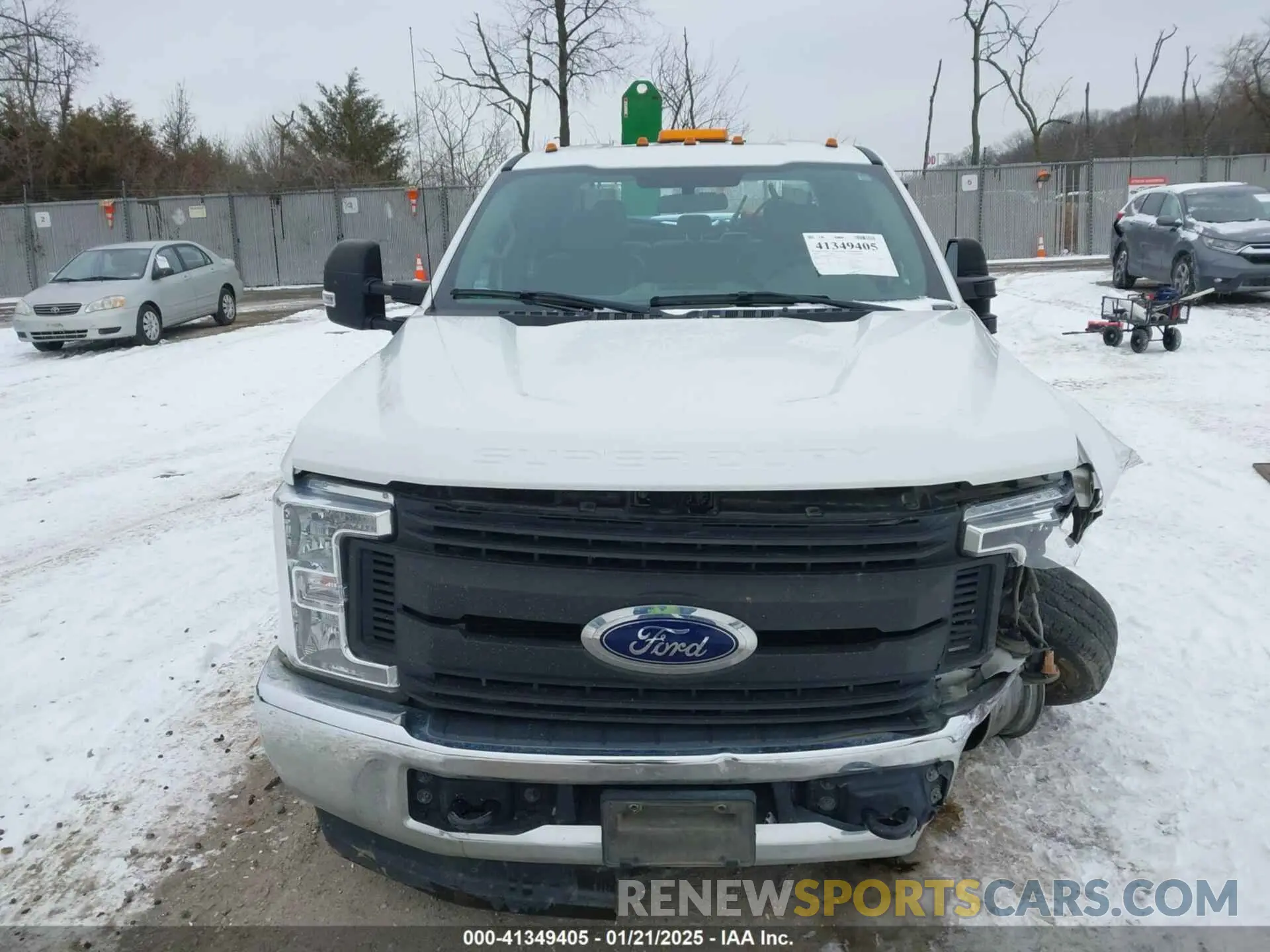 12 fotografías del automóvil dañado 1FD8W3HT8KEF61632 FORD F-350 CHASSIS 2019