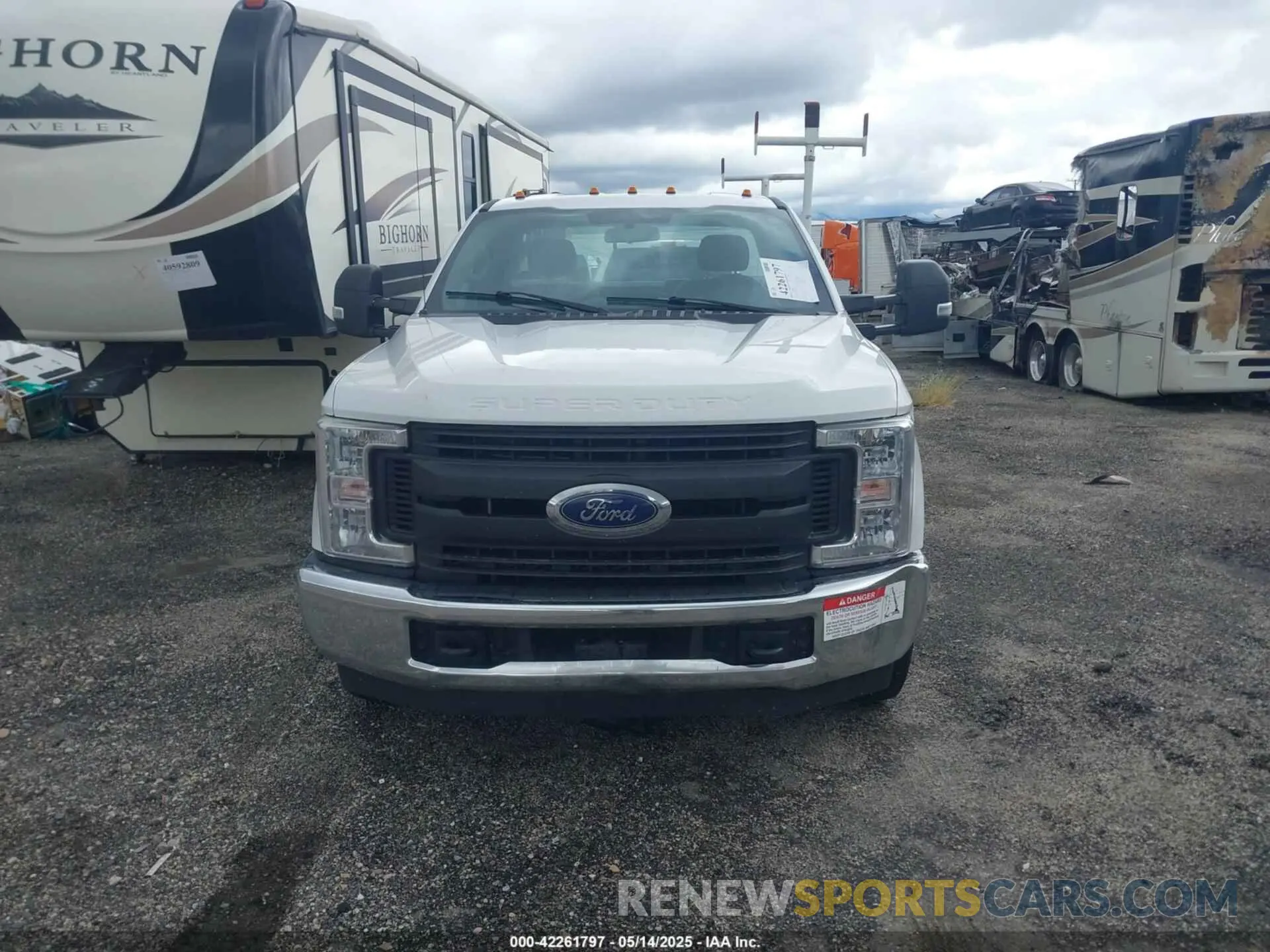 12 fotografías del automóvil dañado 1FDRF3G60KED40560 FORD F-350 CHASSIS 2019