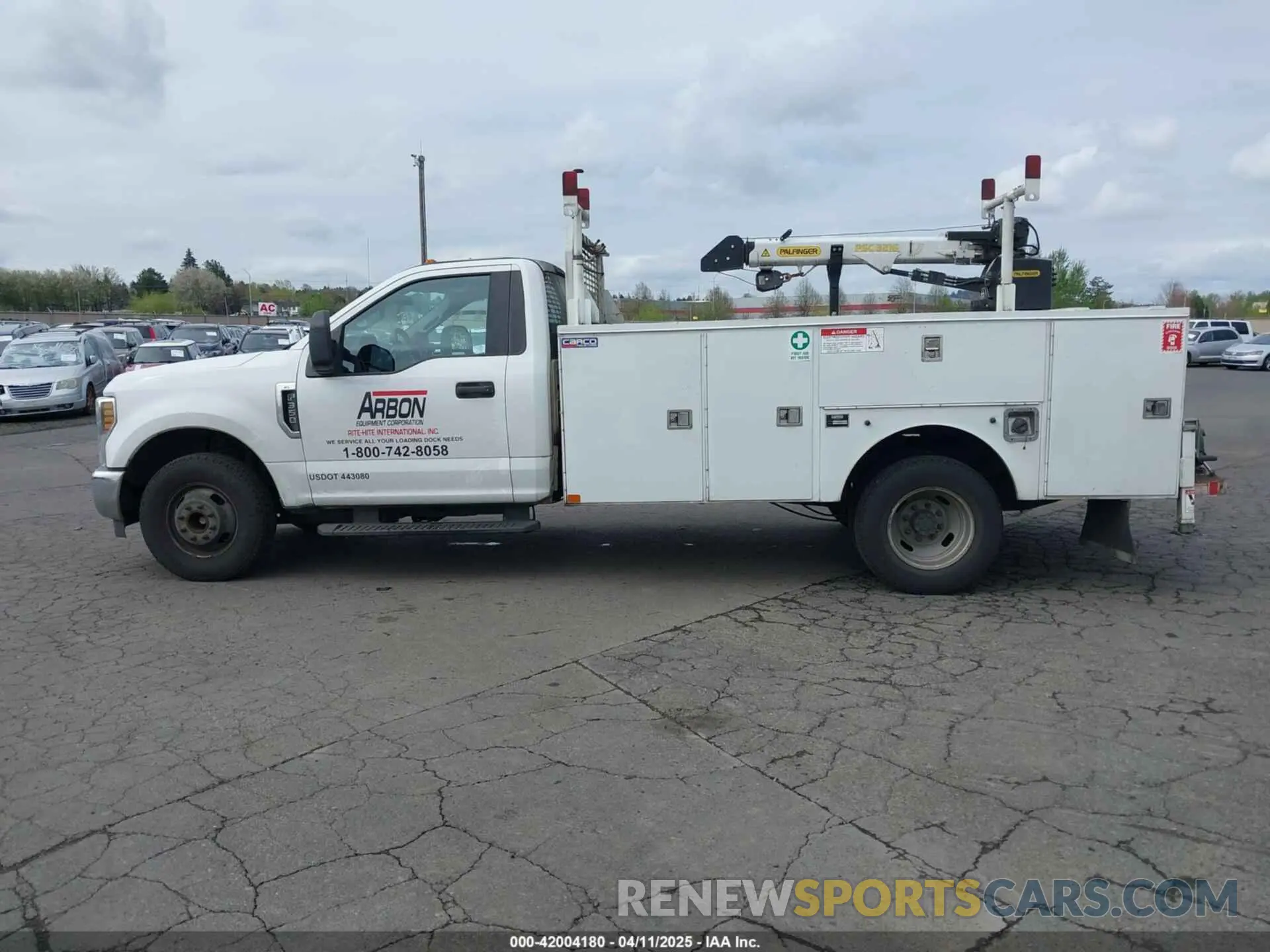 15 fotografías del automóvil dañado 1FDRF3G69KEC62795 FORD F-350 CHASSIS 2019