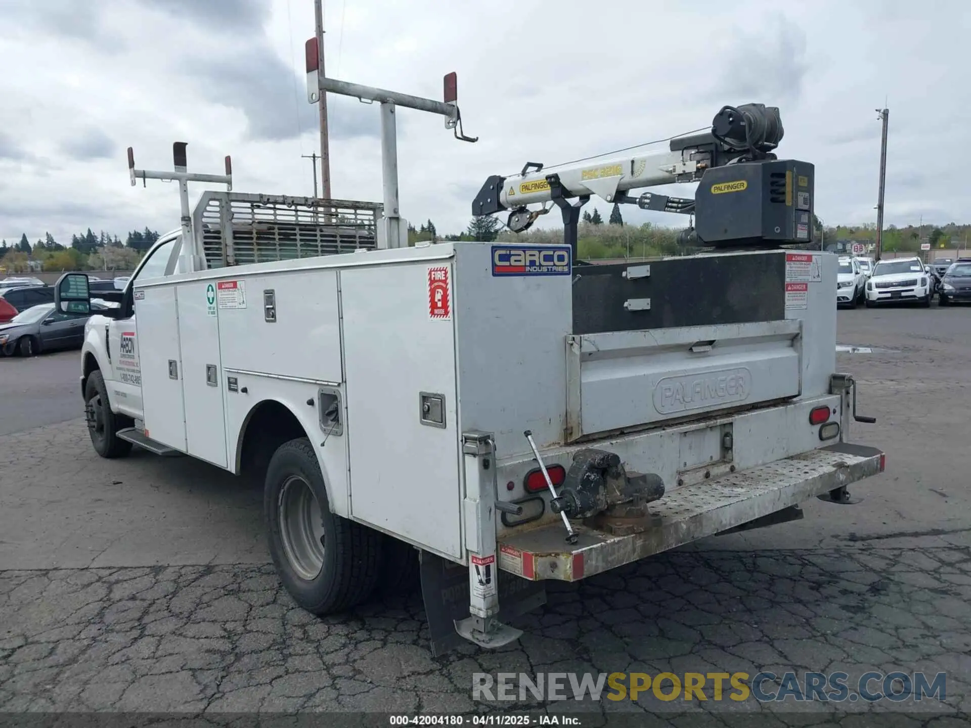 3 fotografías del automóvil dañado 1FDRF3G69KEC62795 FORD F-350 CHASSIS 2019