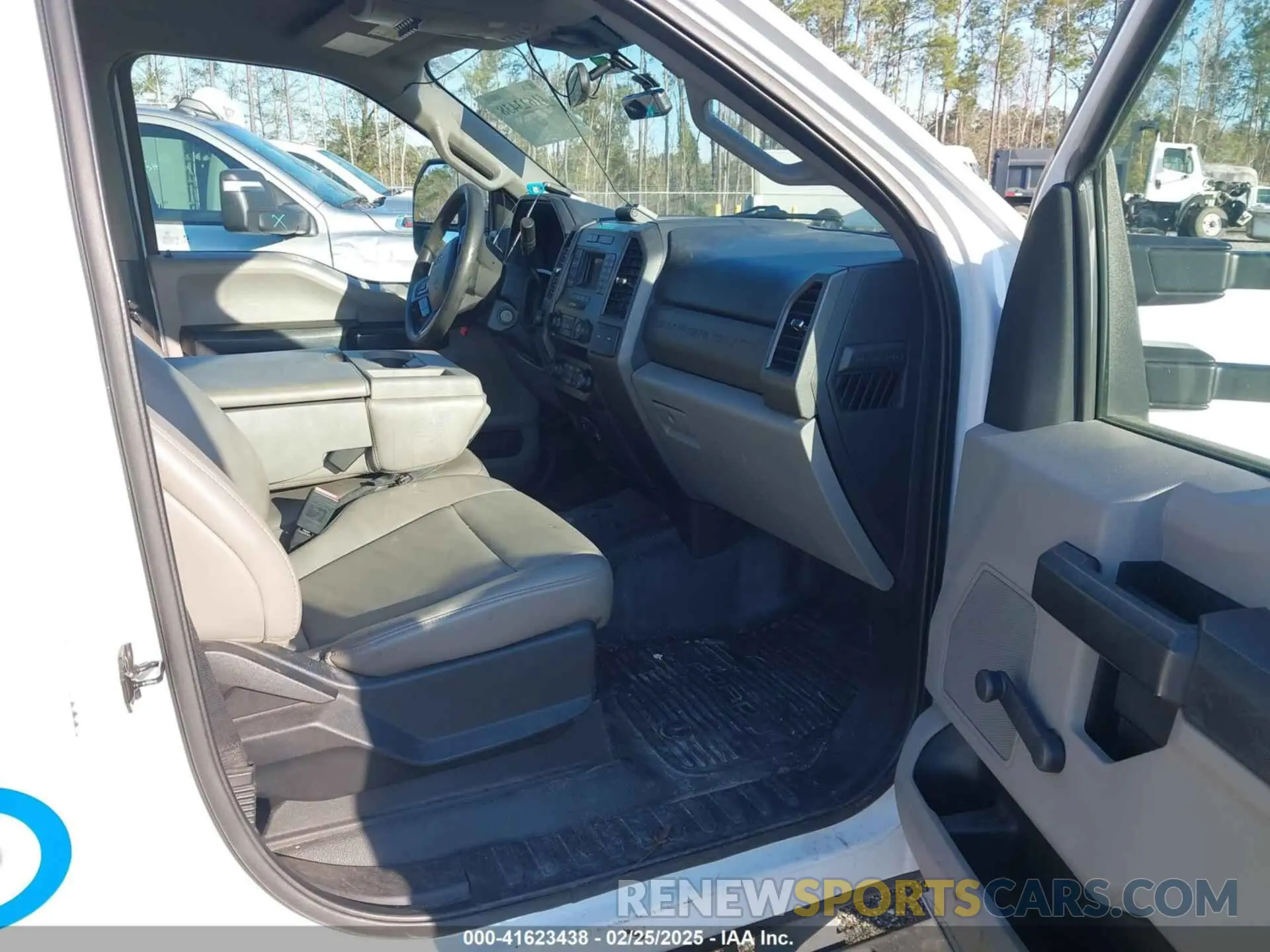 6 fotografías del automóvil dañado 1FD8W3HT2LEC43569 FORD F-350 CHASSIS 2020