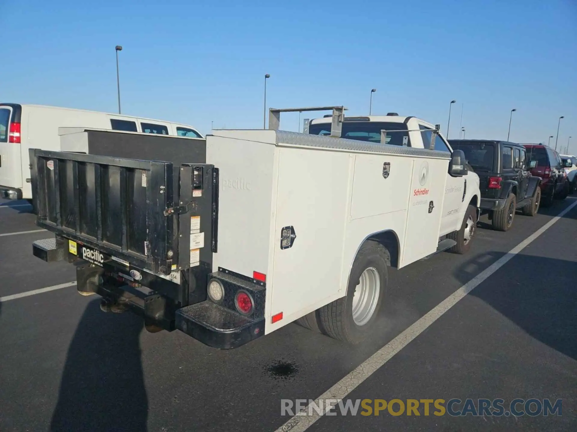4 fotografías del automóvil dañado 1FDRF3G69LED08823 FORD F-350 CHASSIS 2020
