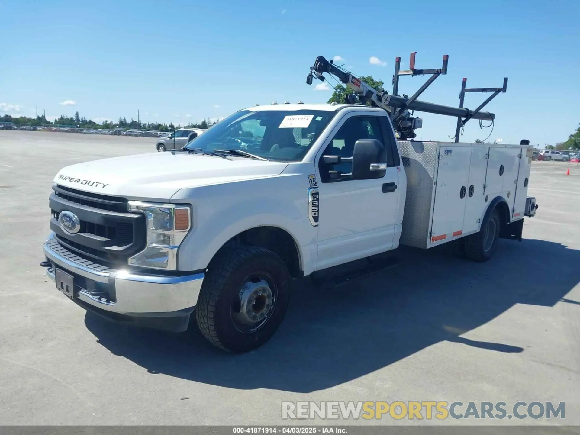 2 fotografías del automóvil dañado 1FDRF3G6XLEE33894 FORD F-350 CHASSIS 2020