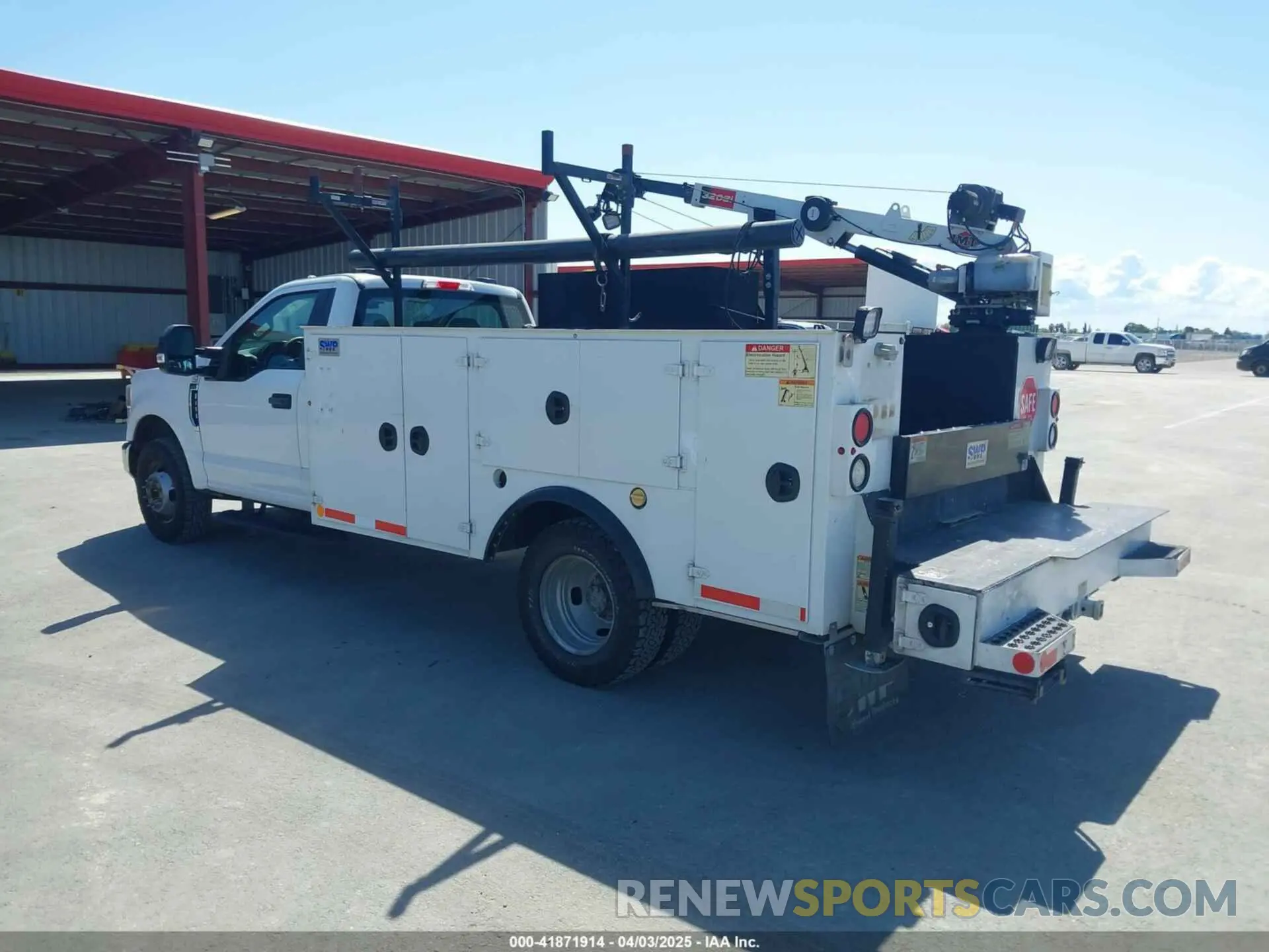 3 fotografías del automóvil dañado 1FDRF3G6XLEE33894 FORD F-350 CHASSIS 2020
