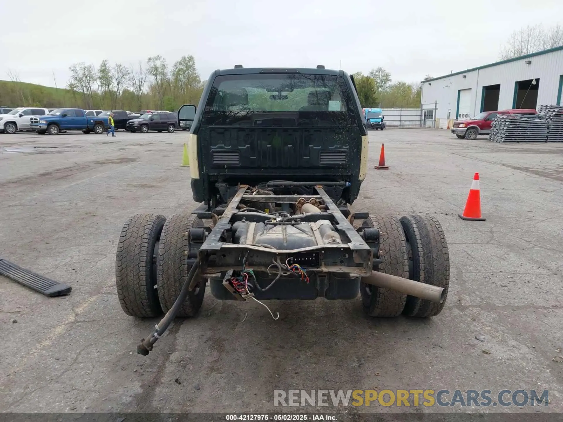 15 fotografías del automóvil dañado 1FDRF3HT3LED22690 FORD F-350 CHASSIS 2020