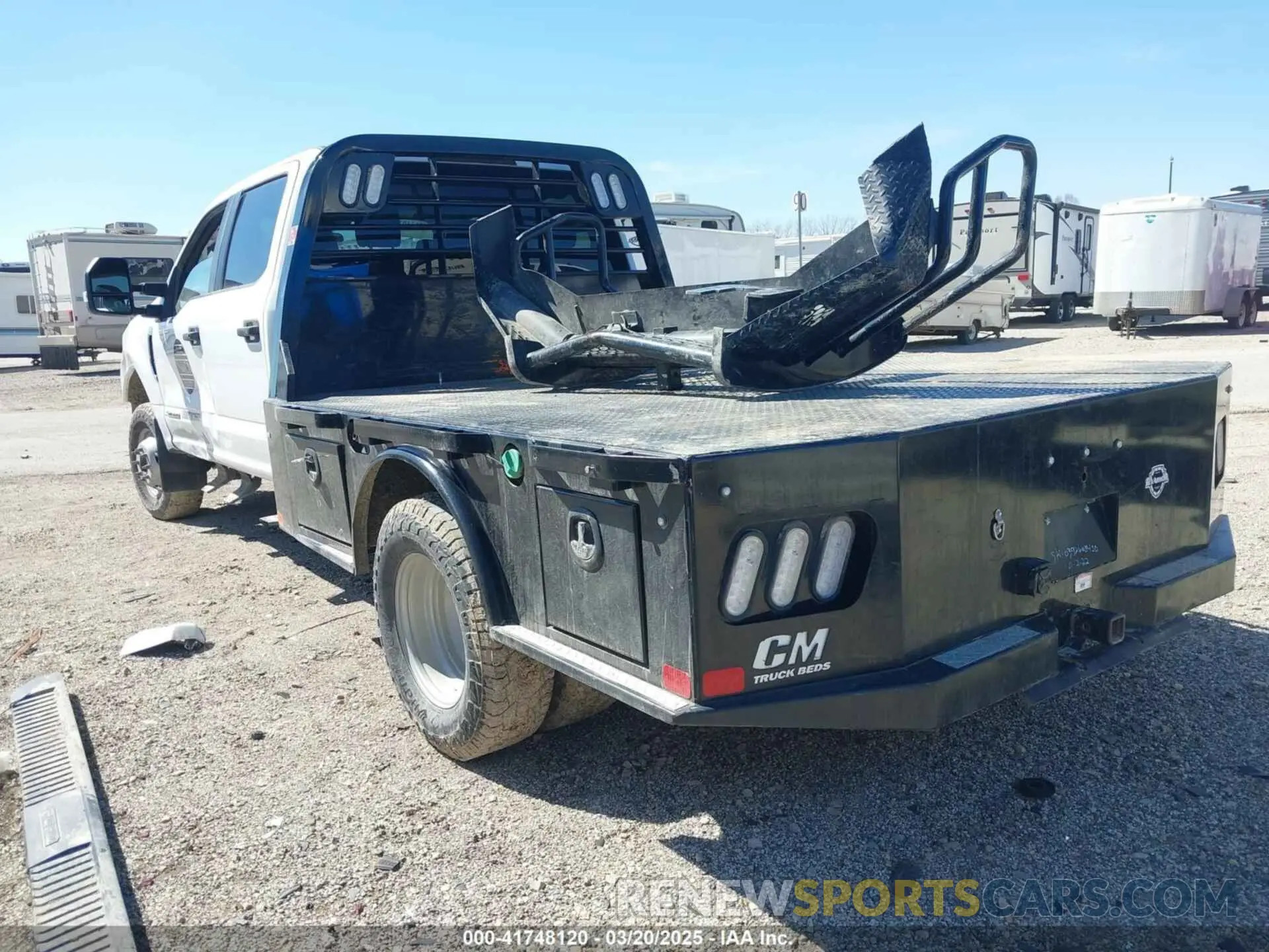 3 fotografías del automóvil dañado 1FD8W3HT4NED83786 FORD F-350 CHASSIS 2022