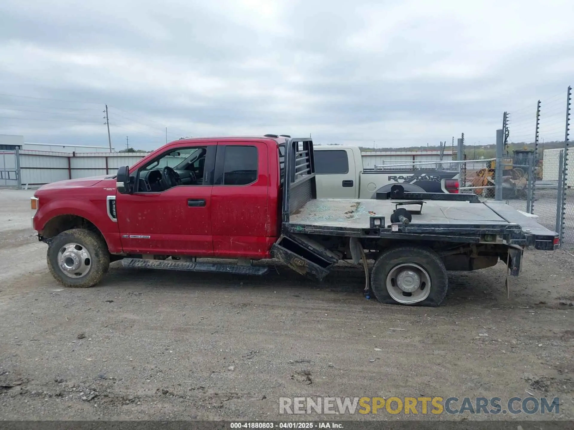 14 fotografías del automóvil dañado 1FD8X3HT4NEF46451 FORD F-350 CHASSIS 2022