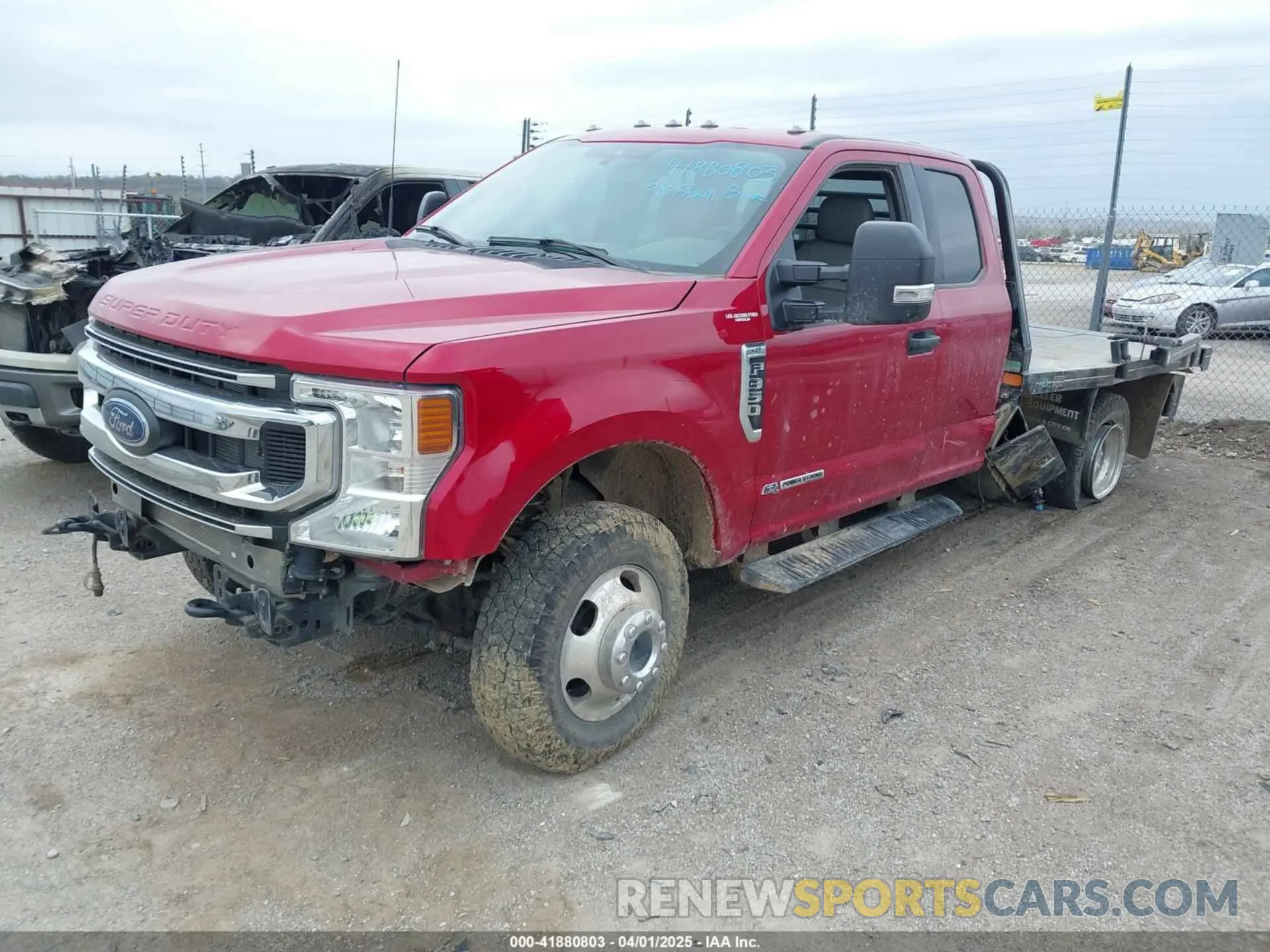 2 fotografías del automóvil dañado 1FD8X3HT4NEF46451 FORD F-350 CHASSIS 2022