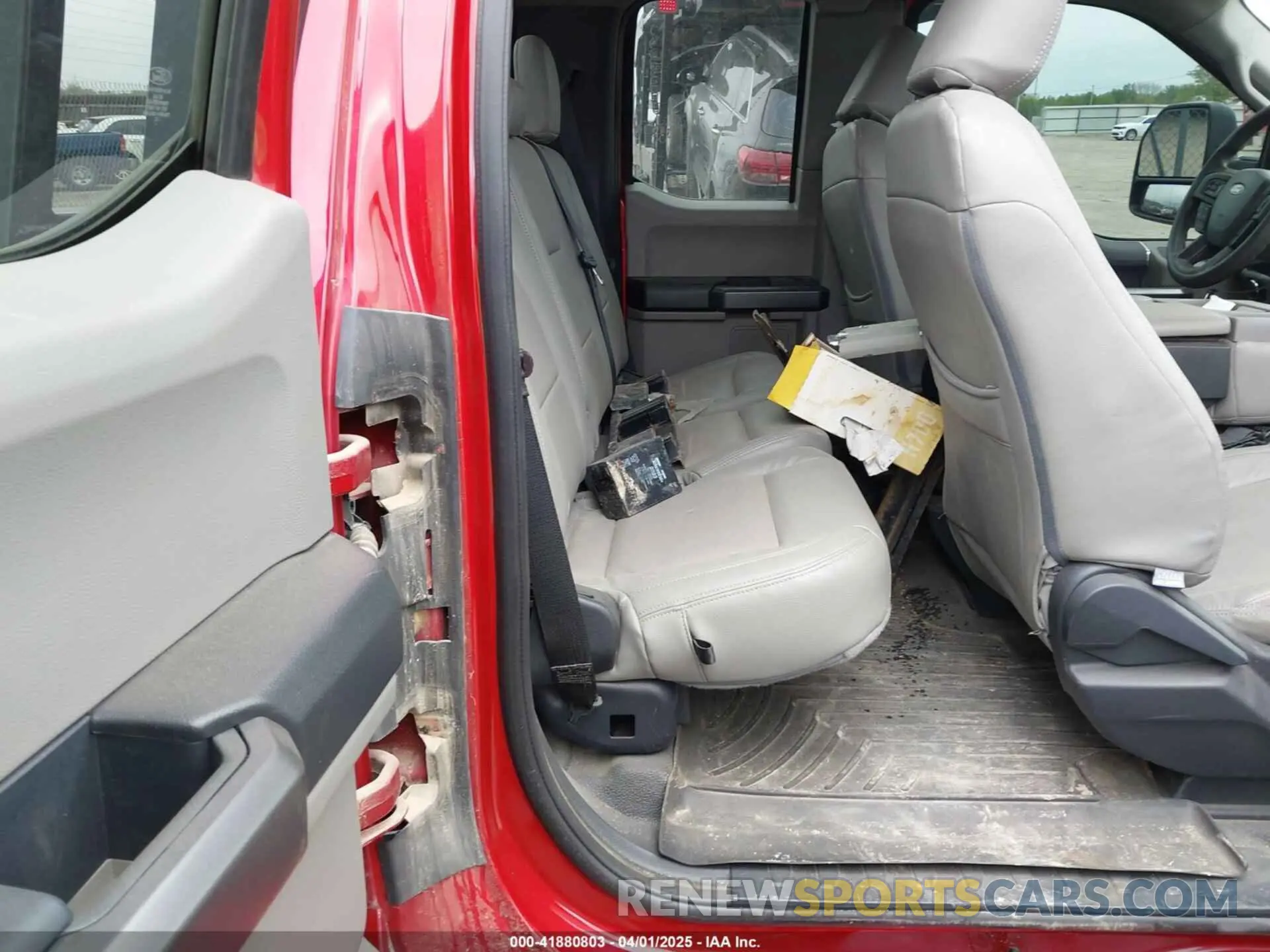 7 fotografías del automóvil dañado 1FD8X3HT4NEF46451 FORD F-350 CHASSIS 2022