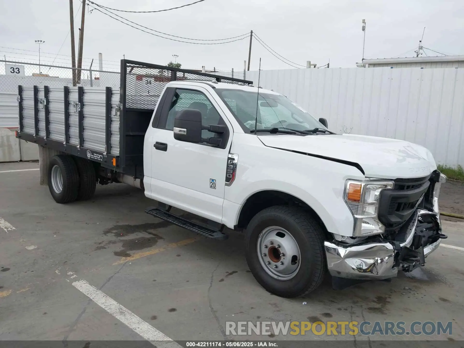 1 fotografías del automóvil dañado 1FDRF3GN0NEE88364 FORD F-350 CHASSIS 2022