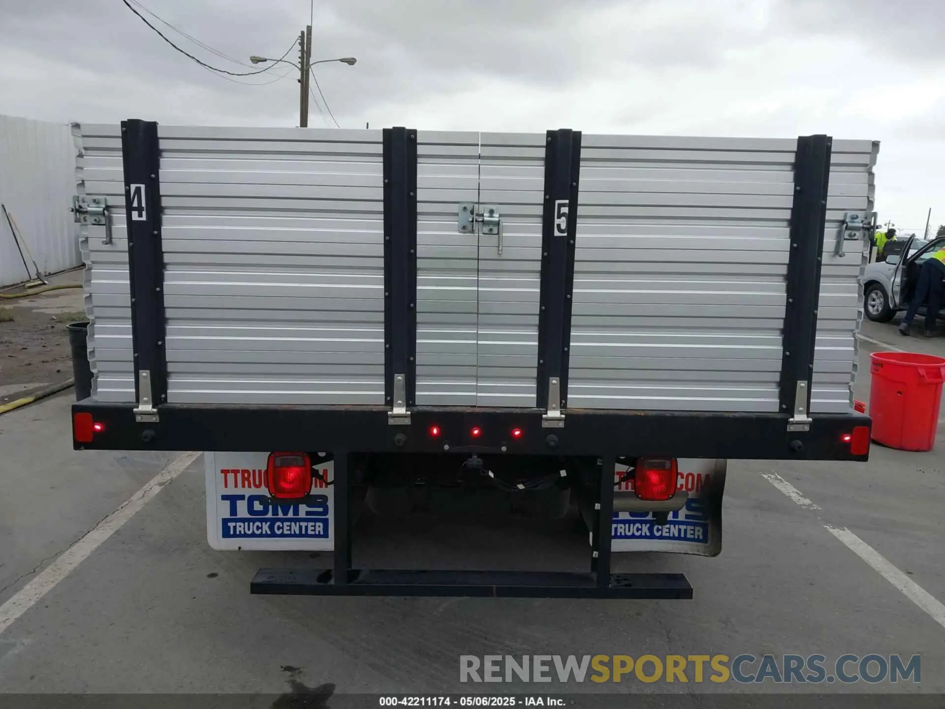 15 fotografías del automóvil dañado 1FDRF3GN0NEE88364 FORD F-350 CHASSIS 2022