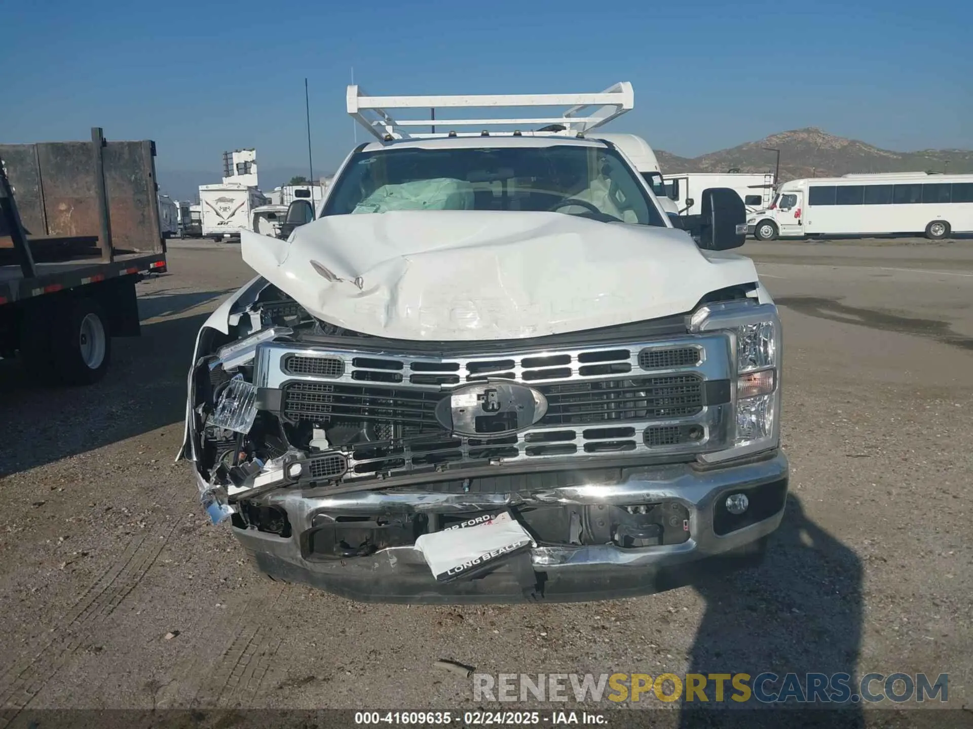 12 fotografías del automóvil dañado 1FD8W3EN7PEC73565 FORD F-350 CHASSIS 2023