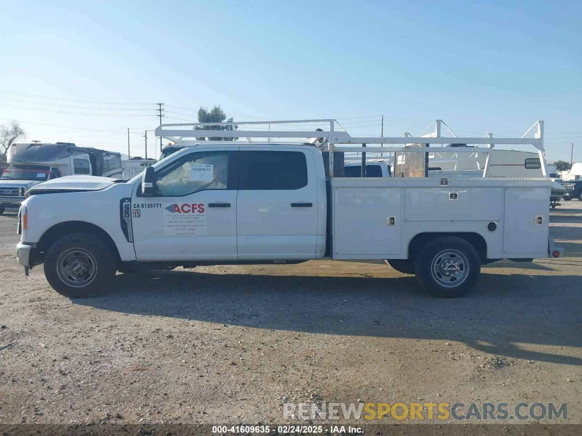 14 fotografías del automóvil dañado 1FD8W3EN7PEC73565 FORD F-350 CHASSIS 2023