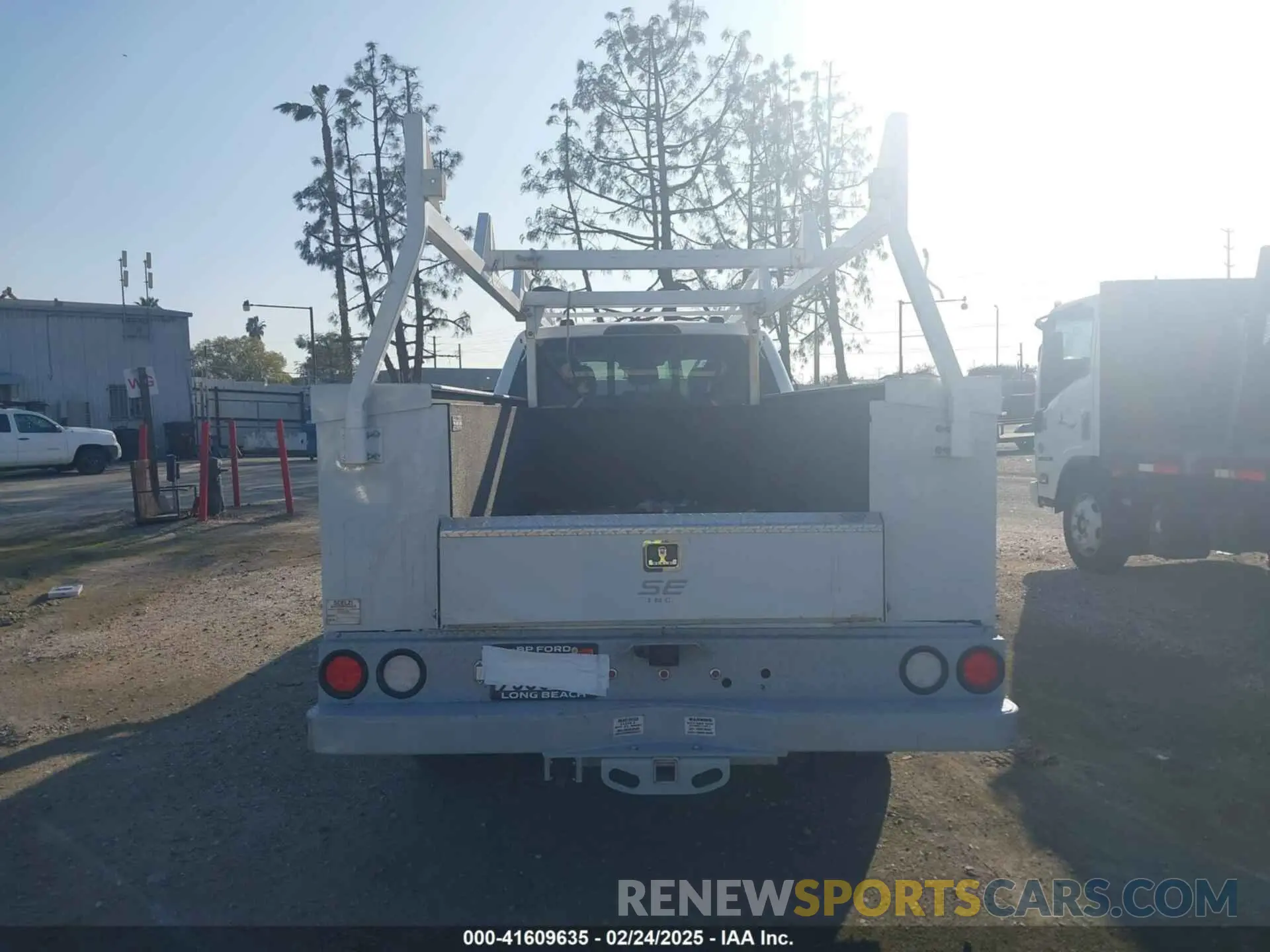 15 fotografías del automóvil dañado 1FD8W3EN7PEC73565 FORD F-350 CHASSIS 2023