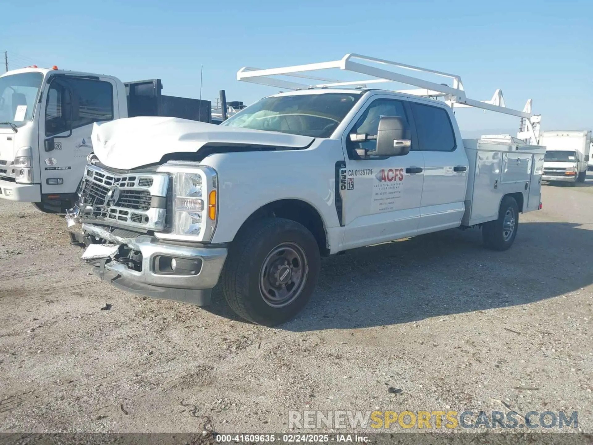 2 fotografías del automóvil dañado 1FD8W3EN7PEC73565 FORD F-350 CHASSIS 2023