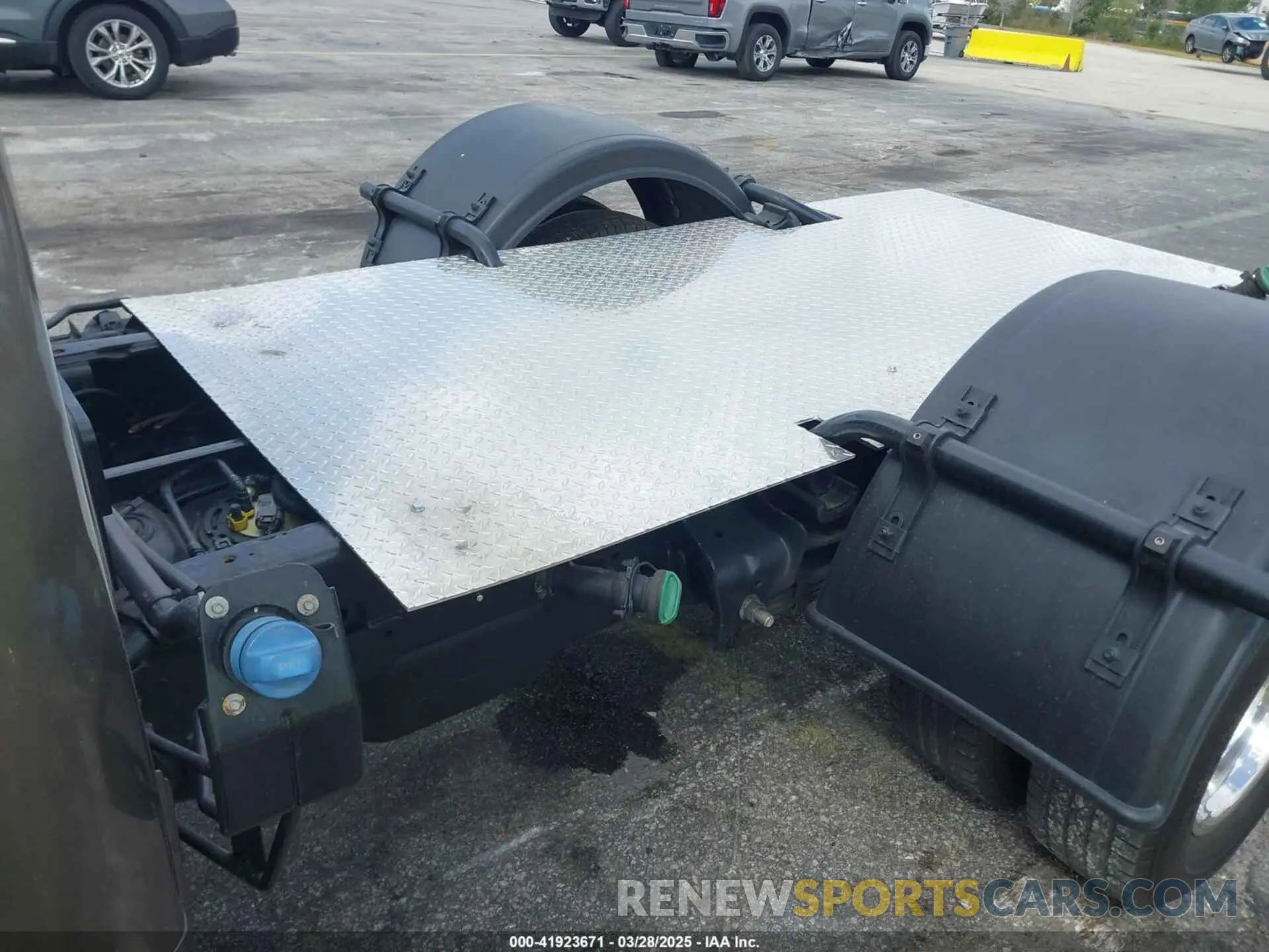 7 fotografías del automóvil dañado 1FD8W3GT0PEC55193 FORD F-350 CHASSIS 2023