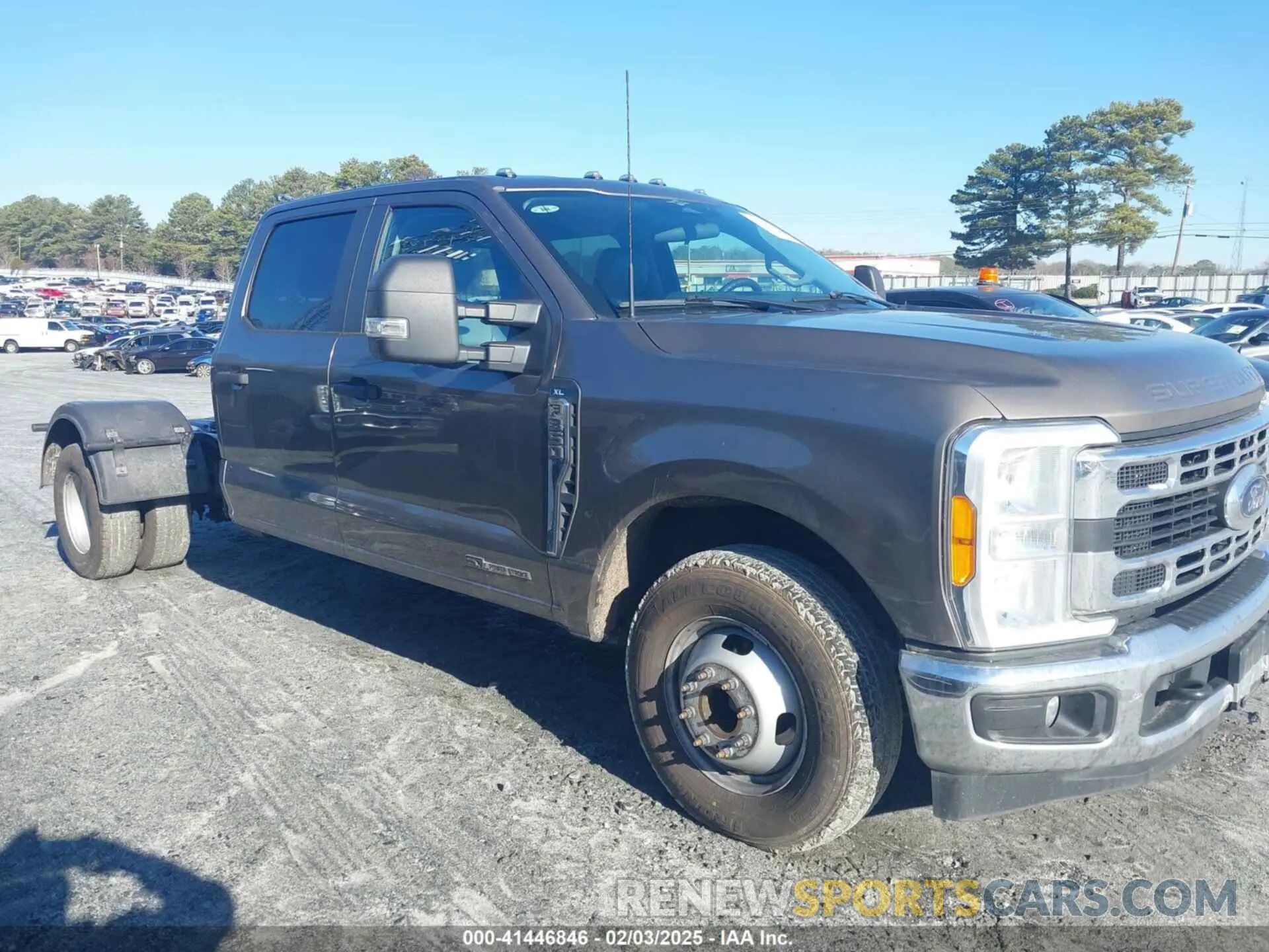 13 fotografías del automóvil dañado 1FD8W3GT2PEC55194 FORD F-350 CHASSIS 2023