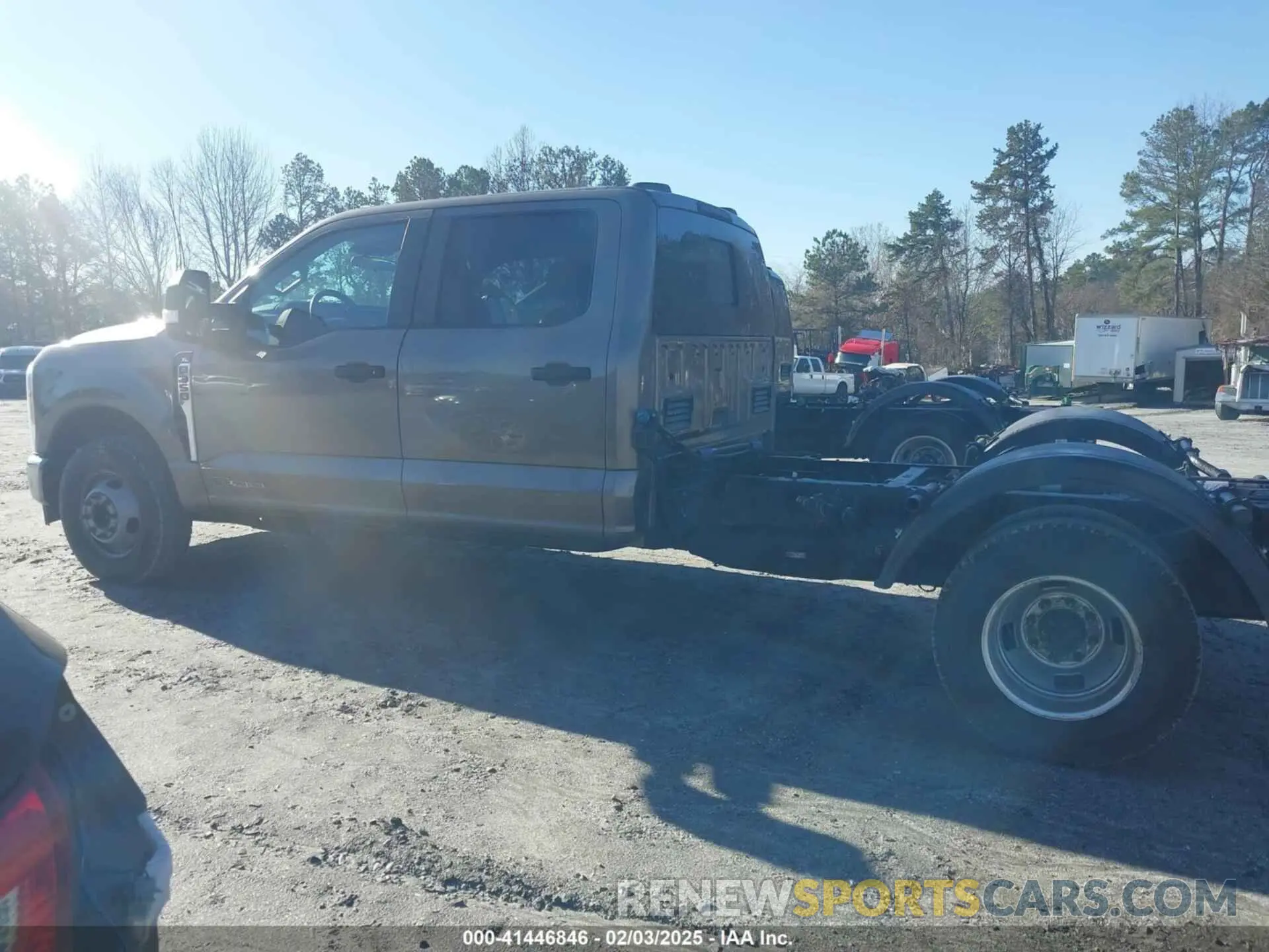 14 fotografías del automóvil dañado 1FD8W3GT2PEC55194 FORD F-350 CHASSIS 2023