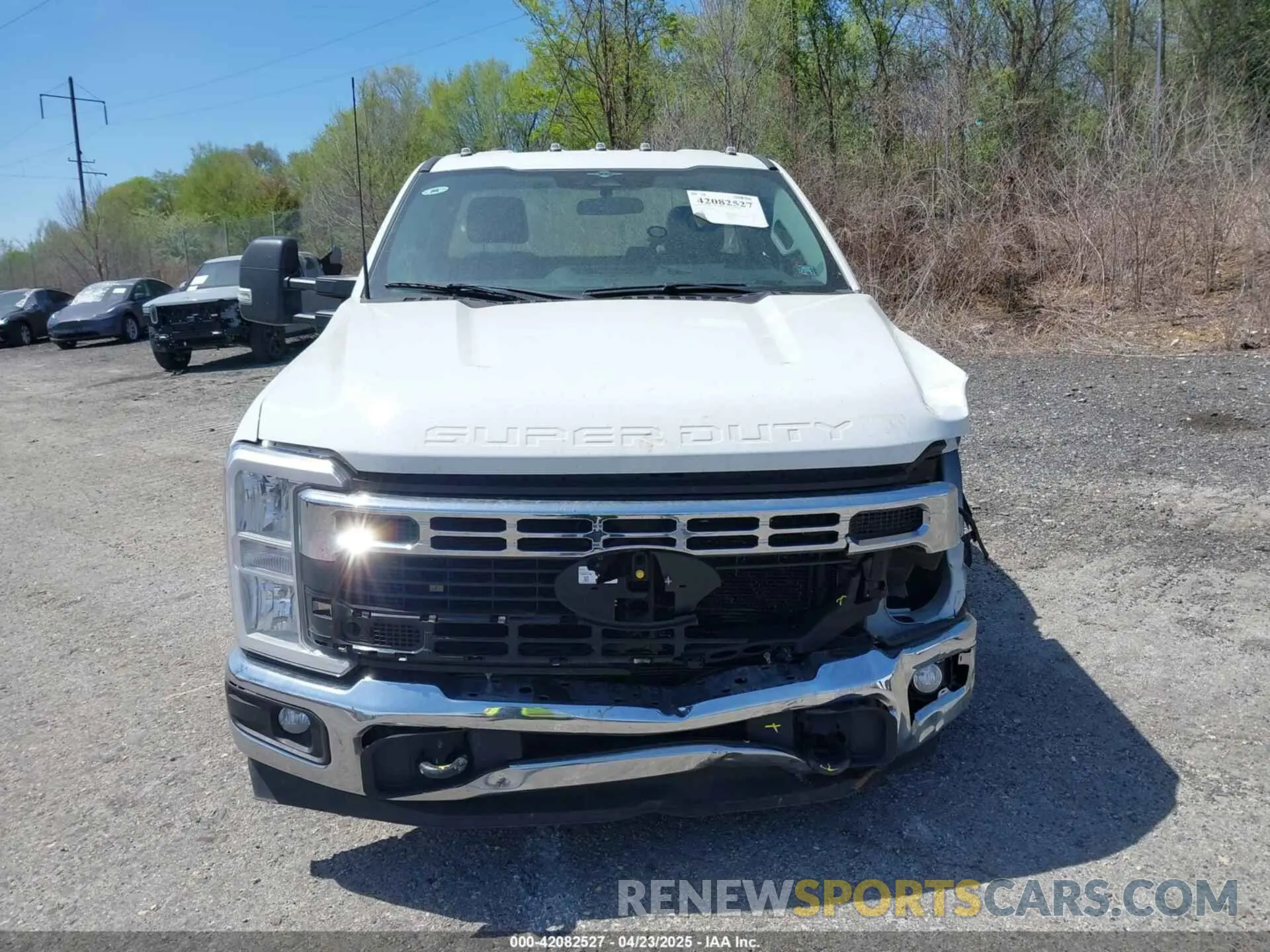 16 fotografías del automóvil dañado 1FDRF3GT3PEC64023 FORD F-350 CHASSIS 2023