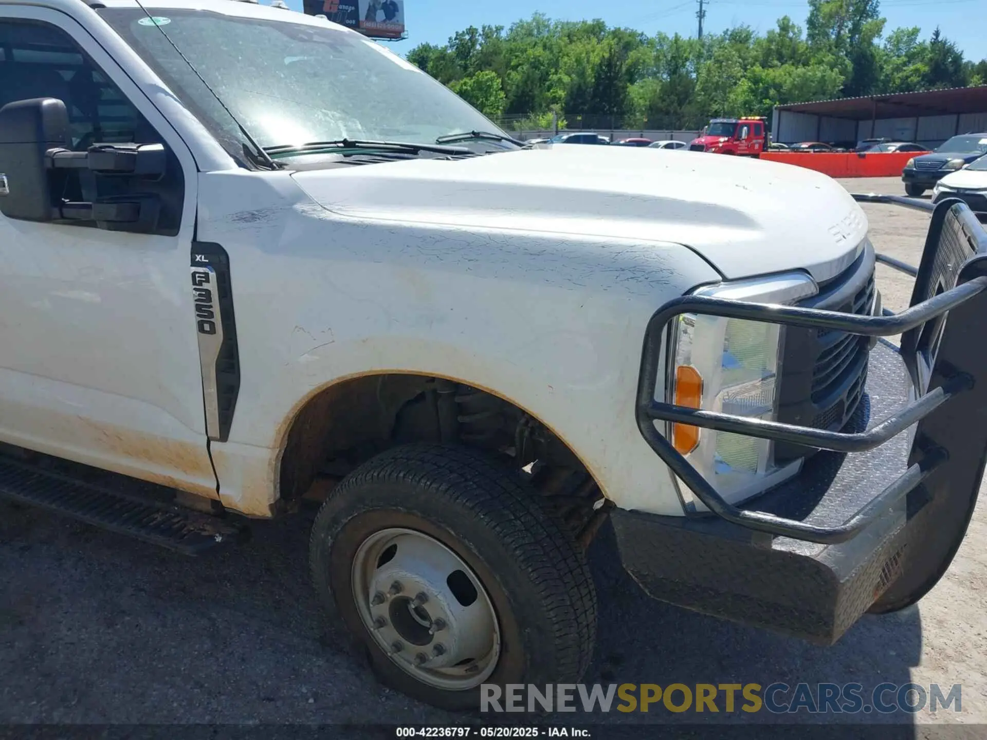 11 fotografías del automóvil dañado 1FDRF3HN2PDA11989 FORD F-350 CHASSIS 2023