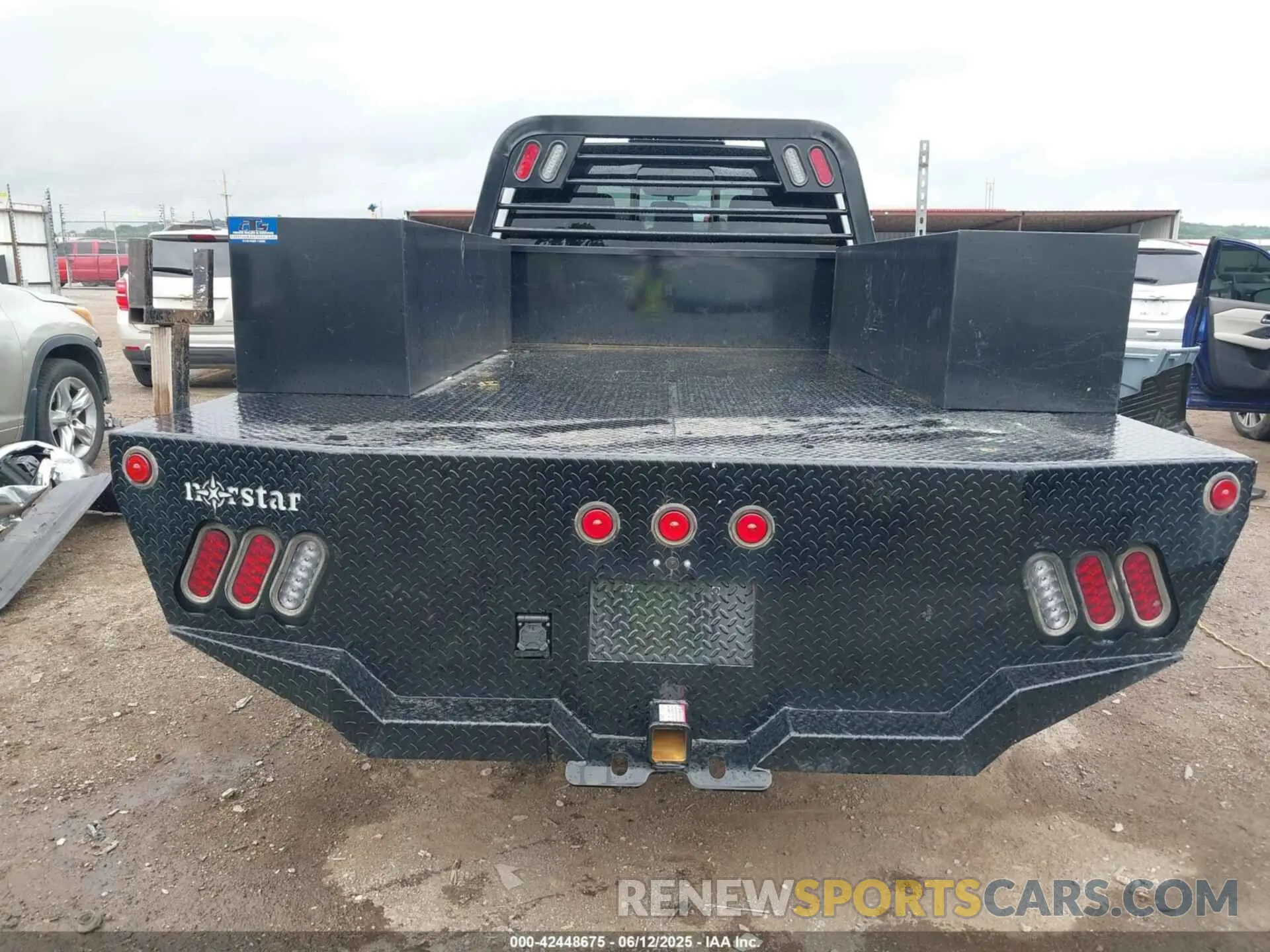 17 fotografías del automóvil dañado 1FD8W3HN5REF99413 FORD F-350 CHASSIS 2024