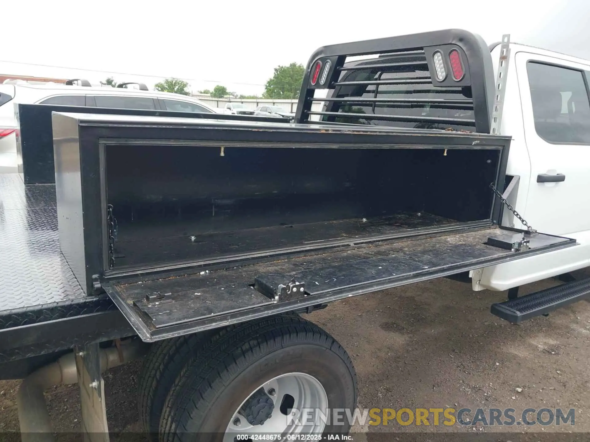 19 fotografías del automóvil dañado 1FD8W3HN5REF99413 FORD F-350 CHASSIS 2024