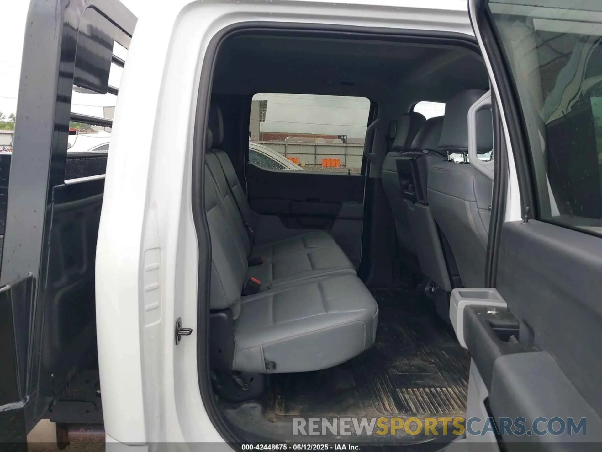 7 fotografías del automóvil dañado 1FD8W3HN5REF99413 FORD F-350 CHASSIS 2024