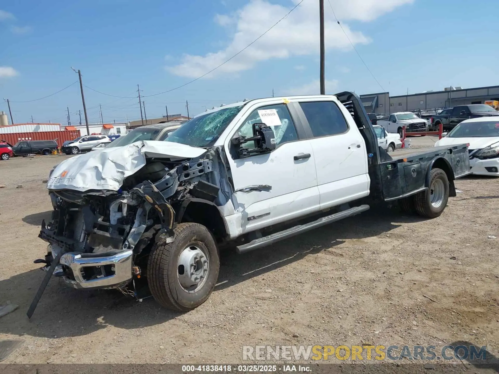 2 fotografías del automóvil dañado 1FD8W3HT4REF82052 FORD F-350 CHASSIS 2024