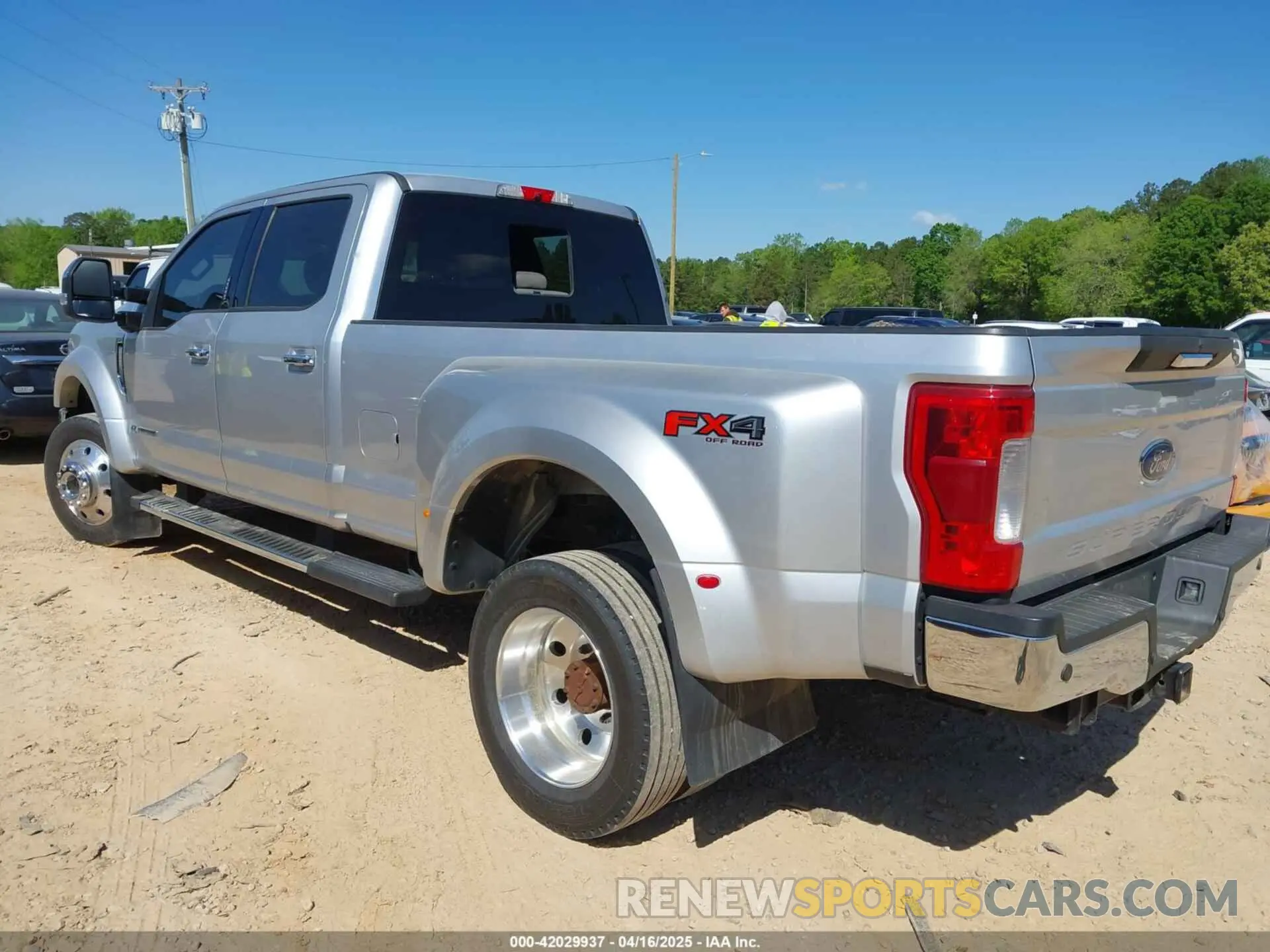 3 fotografías del automóvil dañado 1FT8W4DTXKED98675 FORD F-450 2019