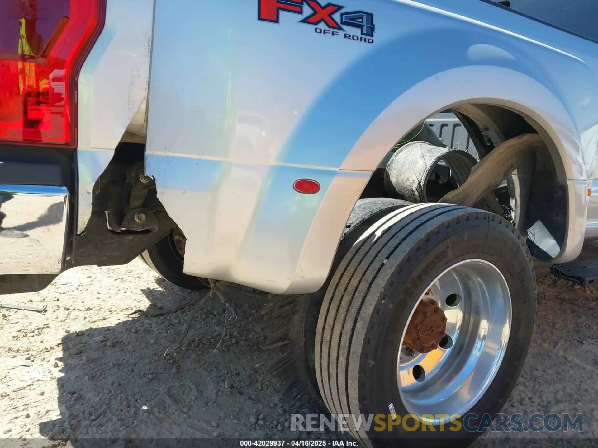 6 fotografías del automóvil dañado 1FT8W4DTXKED98675 FORD F-450 2019